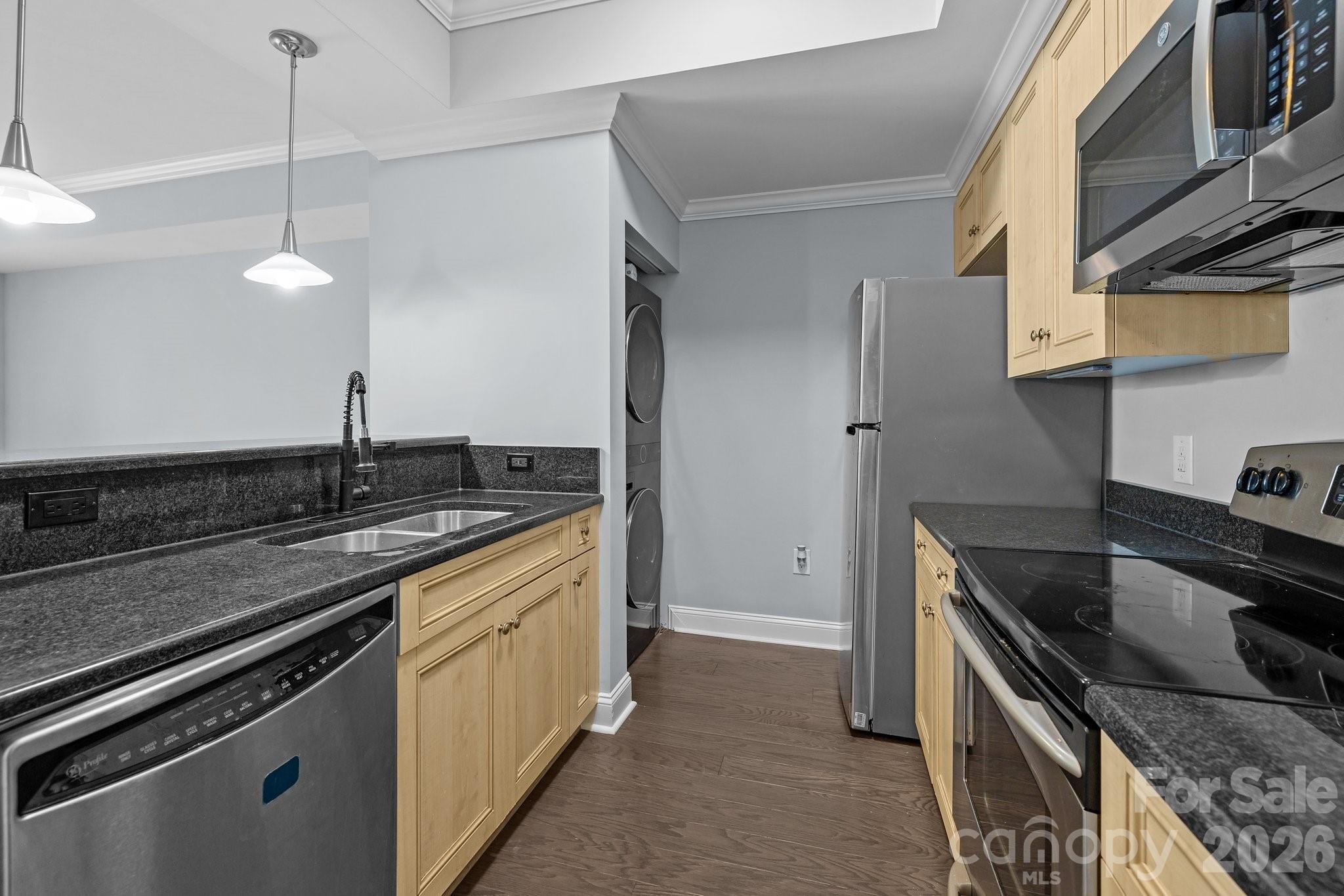 Fifth And Poplar - Residential