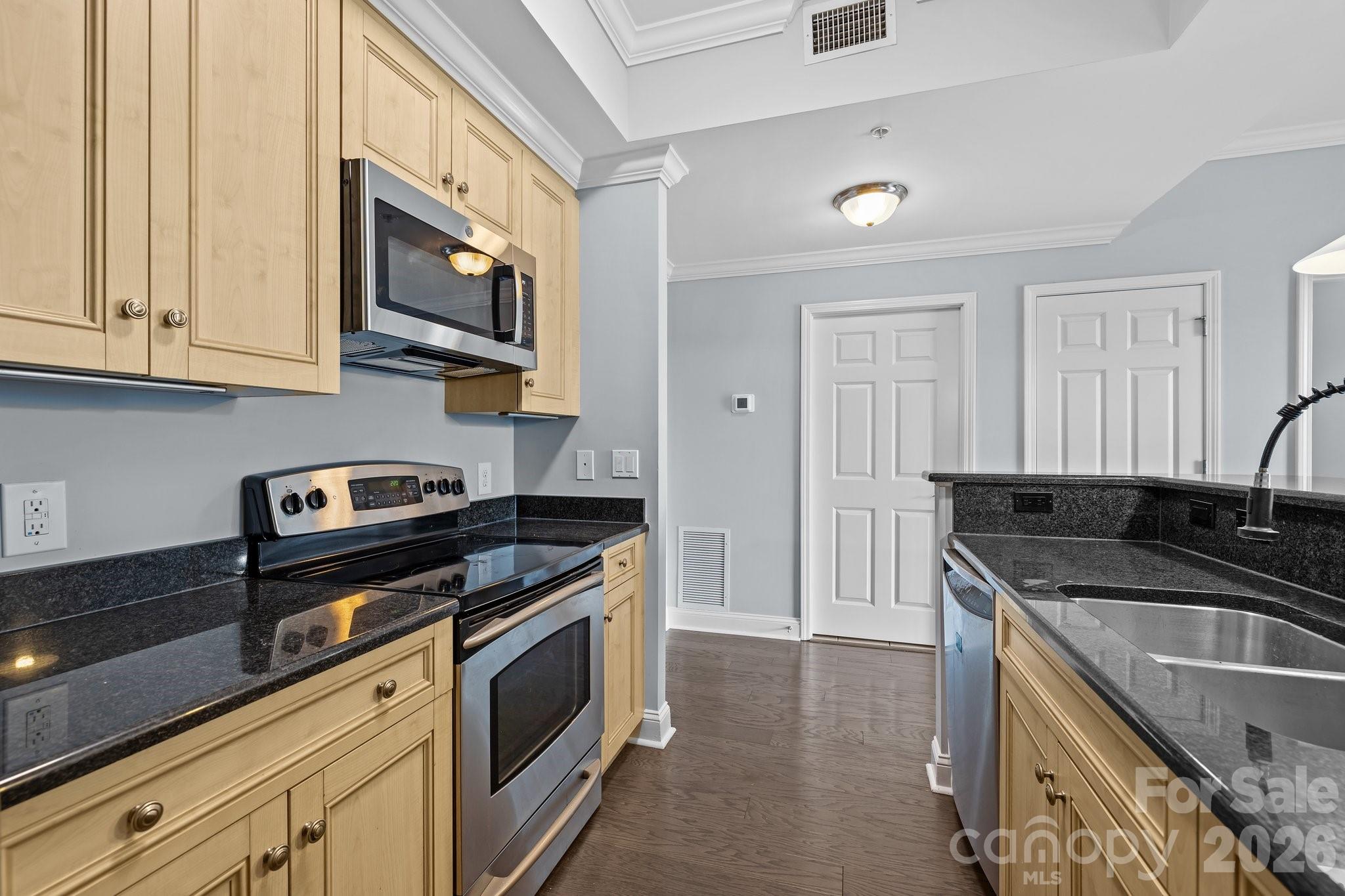 Fifth And Poplar - Residential
