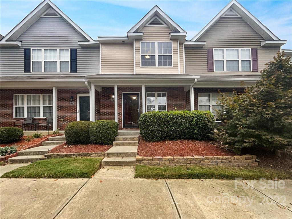 Welcome to this gorgeous neighborhood! You don’t want to miss this home. This kitchen is ready for cooking with ample counter space and cabinets for storage. Easily flow from room to room with this great floor plan. You won’t want to leave the cozy primary suite, the perfect space to relax. In the other bedrooms, you will find bright spaces with neutral color schemes. Step outside to your balcony and host the next gathering here! Don't miss this incredible opportunity.