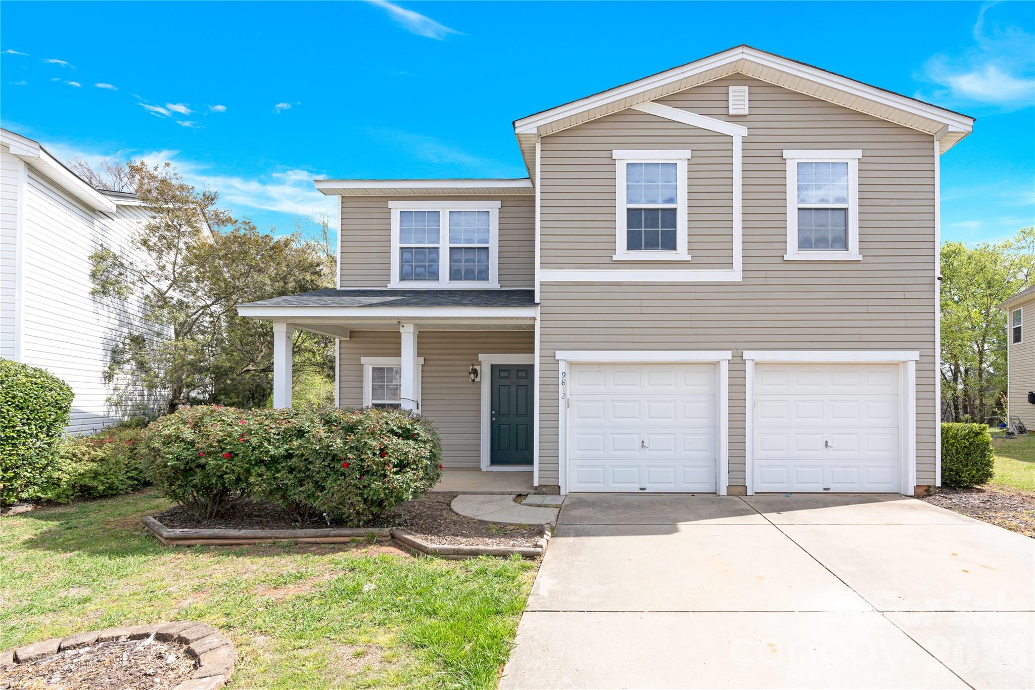 Location, Luxury, and Lifestyle! This beautiful 4-bedroom, 2.5-bathroom home offers the perfect blend of space and convenience. The functional layout features both a formal living room and a cozy family room, ideal for entertaining or relaxing. The heart of the home is a spacious kitchen ready for your culinary adventures. Commuter’s Dream: Located just minutes from I-485, I-77, and I-85, you are only 20 minutes from the hustle and bustle of Uptown Charlotte. Plus, enjoy world-class shopping and dining at Concord Mills Mall, located only 7 minutes away. Don't miss this gem in a prime location!
