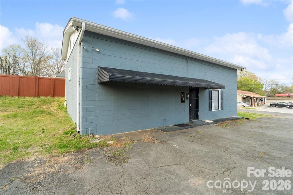 Don’t miss this rare opportunity to own a 1,000 sq. ft. commercial building ideally situated on a high-visibility corner lot next to a busy convenience store. This vacant space offers excellent exposure, steady traffic flow, and endless potential for businesses. With easy access, it’s the perfect spot to bring your business vision to life.