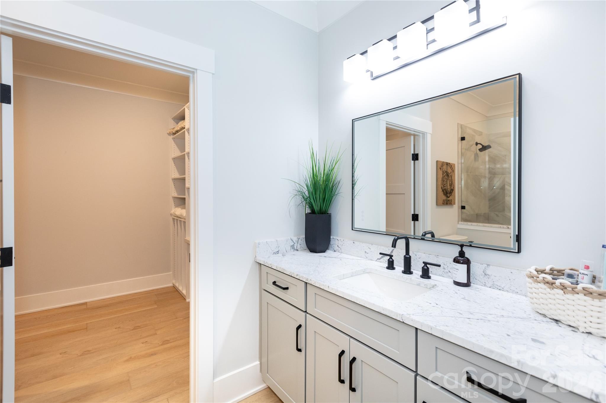 Lakeview Haven - Residential