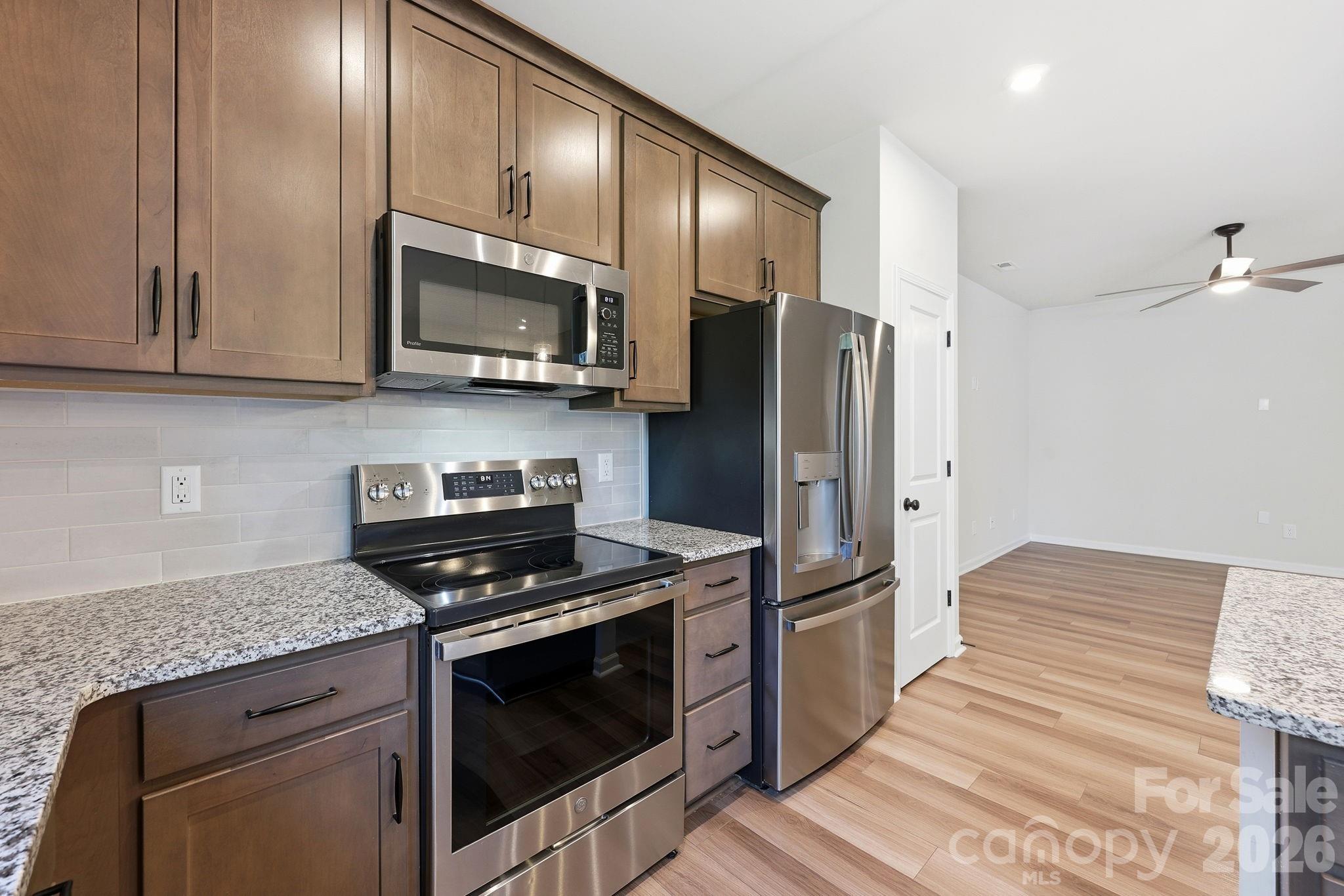 The Commons At Farmington - Residential