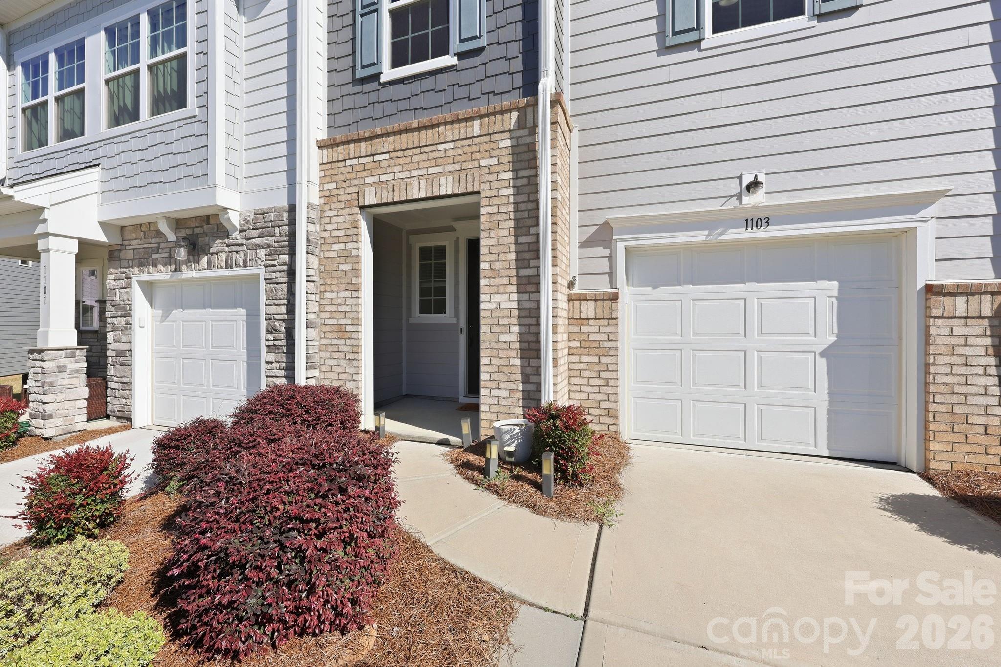 The Commons At Farmington - Residential