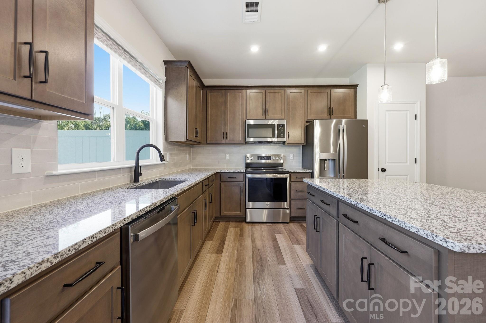 The Commons At Farmington - Residential