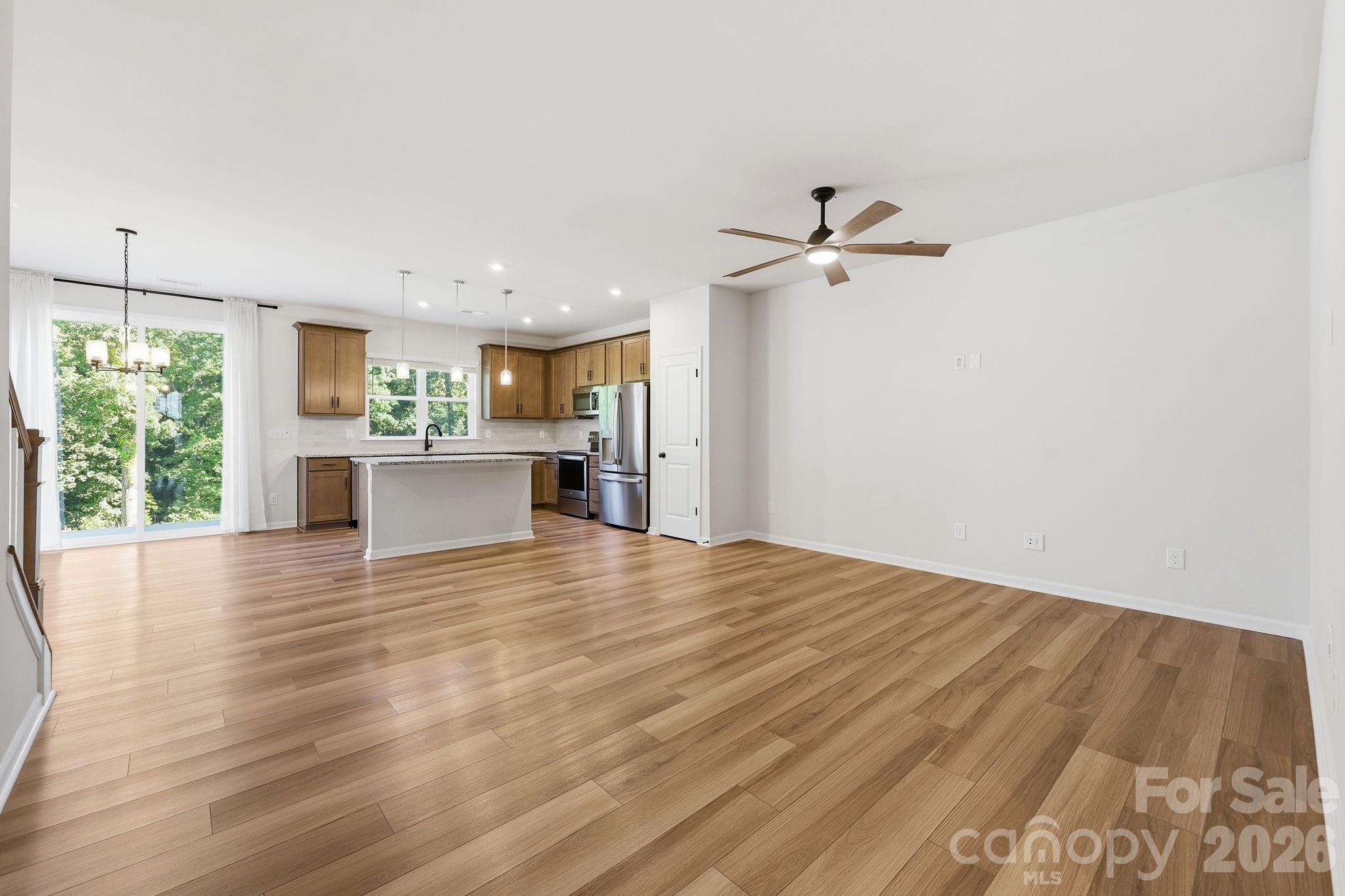 The Commons At Farmington - Residential