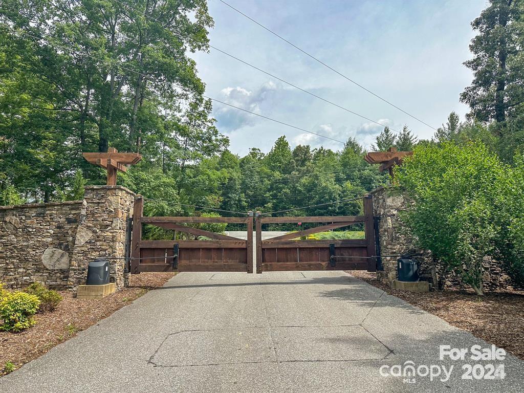 The Peninsula at Lake James - Land