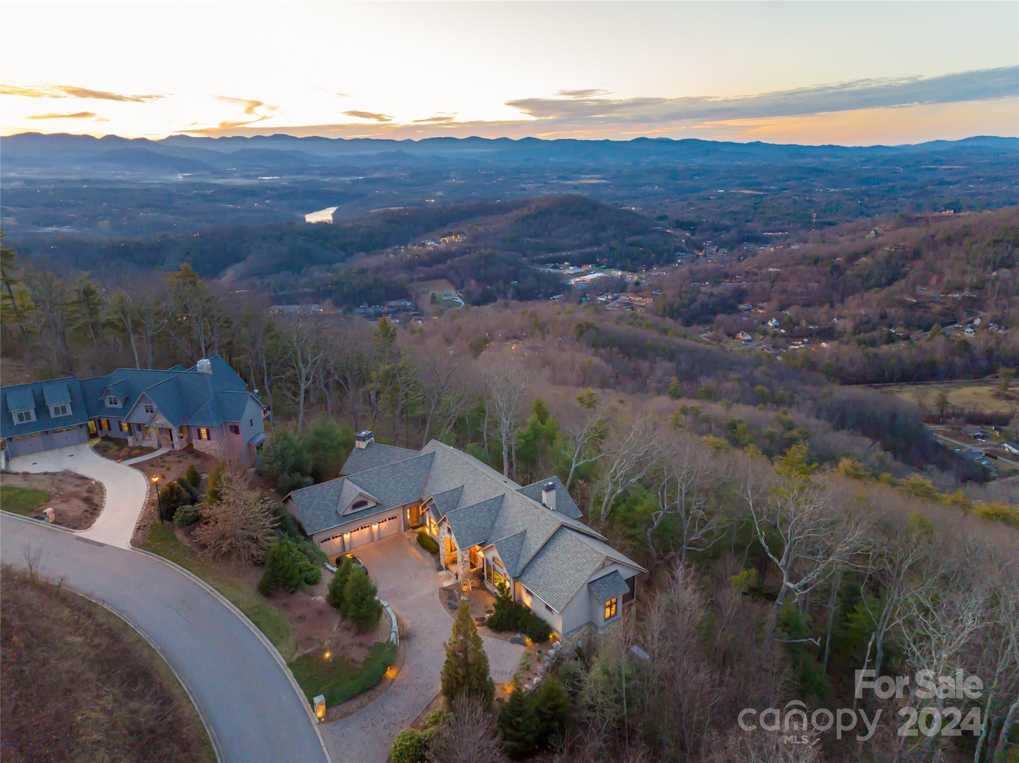 Reynolds Mountain - Residential
