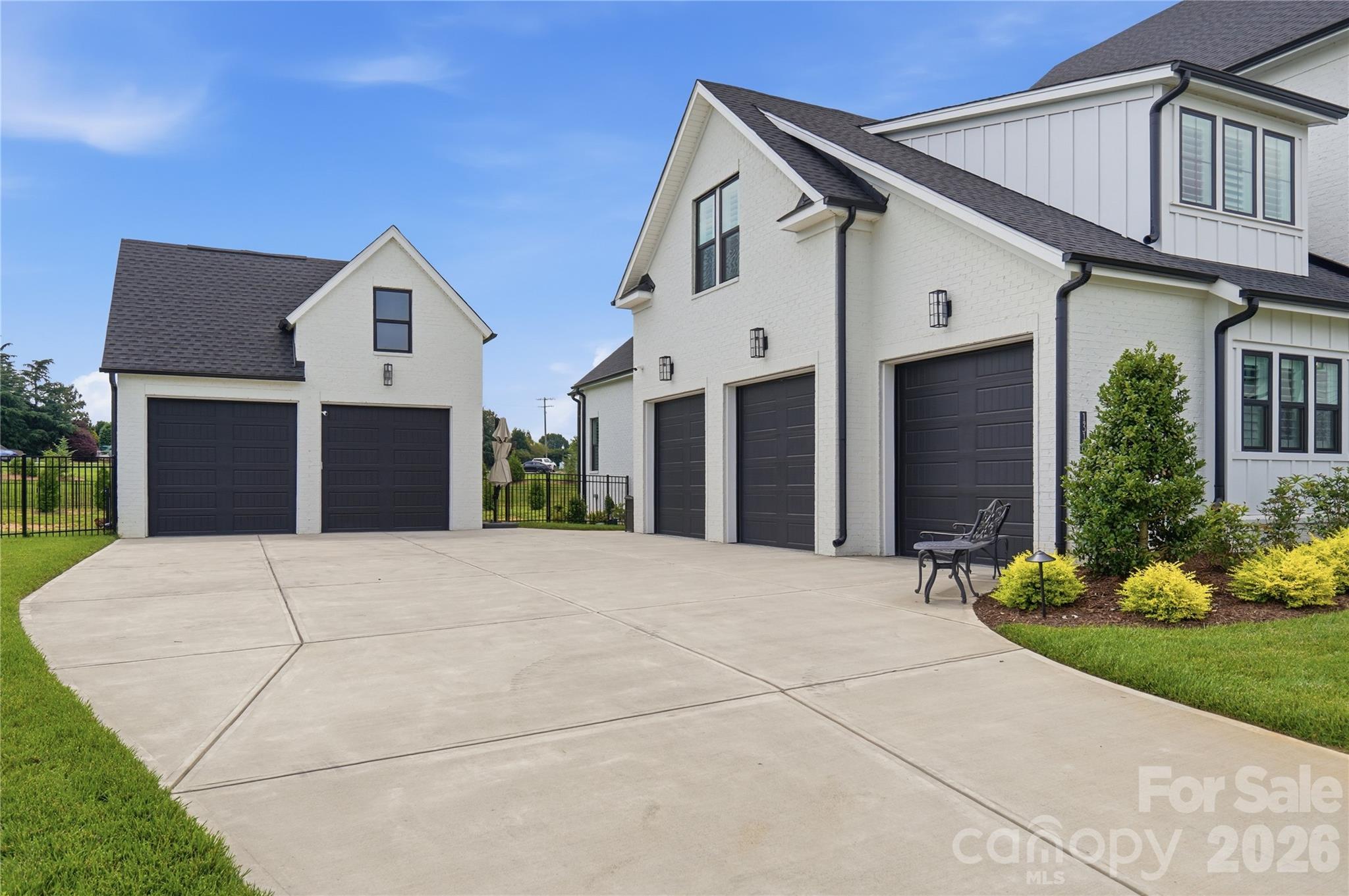 Broadmoor at Marvin - Residential