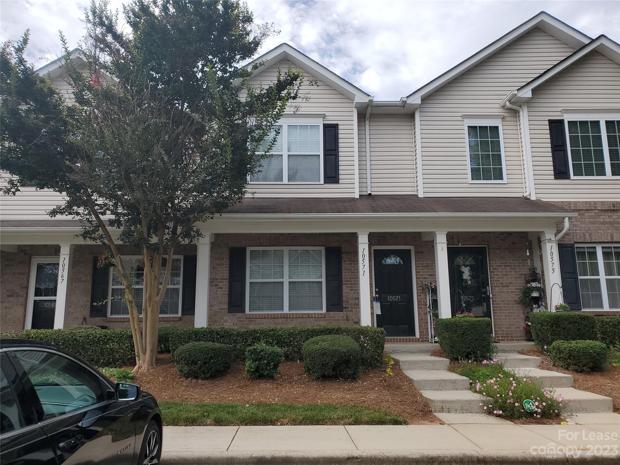 ***WE ARE PROCESSING AN APPLICATION ON THIS UNIT CURRENTLY. IT IS OFF THE MARKET WHILE WE PROCESS THE APPLICATION. IF APPLICATION IS TURNED DOWN THIS NOTICE WILL BE REMOVED AND UNIT IS IMMEDIATELY AVAILABLE TO LEASE.***Beautiful two bedroom, two and a half bath town home in an inviting community setting. This spacious home offers a bright, open kitchen with sleek black appliances and brush nickel fixtures, neutral wall tones to meet any decorative need, stylish vaulted ceilings in the bedrooms, a secluded patio, and more! Don’t worry about going to the laundromat or bringing your own, the full size washer and dryer is included! Water is included, too! Also, skip the beach and enjoy the community pool. Located in attractive Pineville, NC, this home is in a great location. Close proximity to Pineville-Matthews Rd. W, Park Rd., Ballantyne area, Lancaster Hwy, I-485, & the South Carolina State Line.