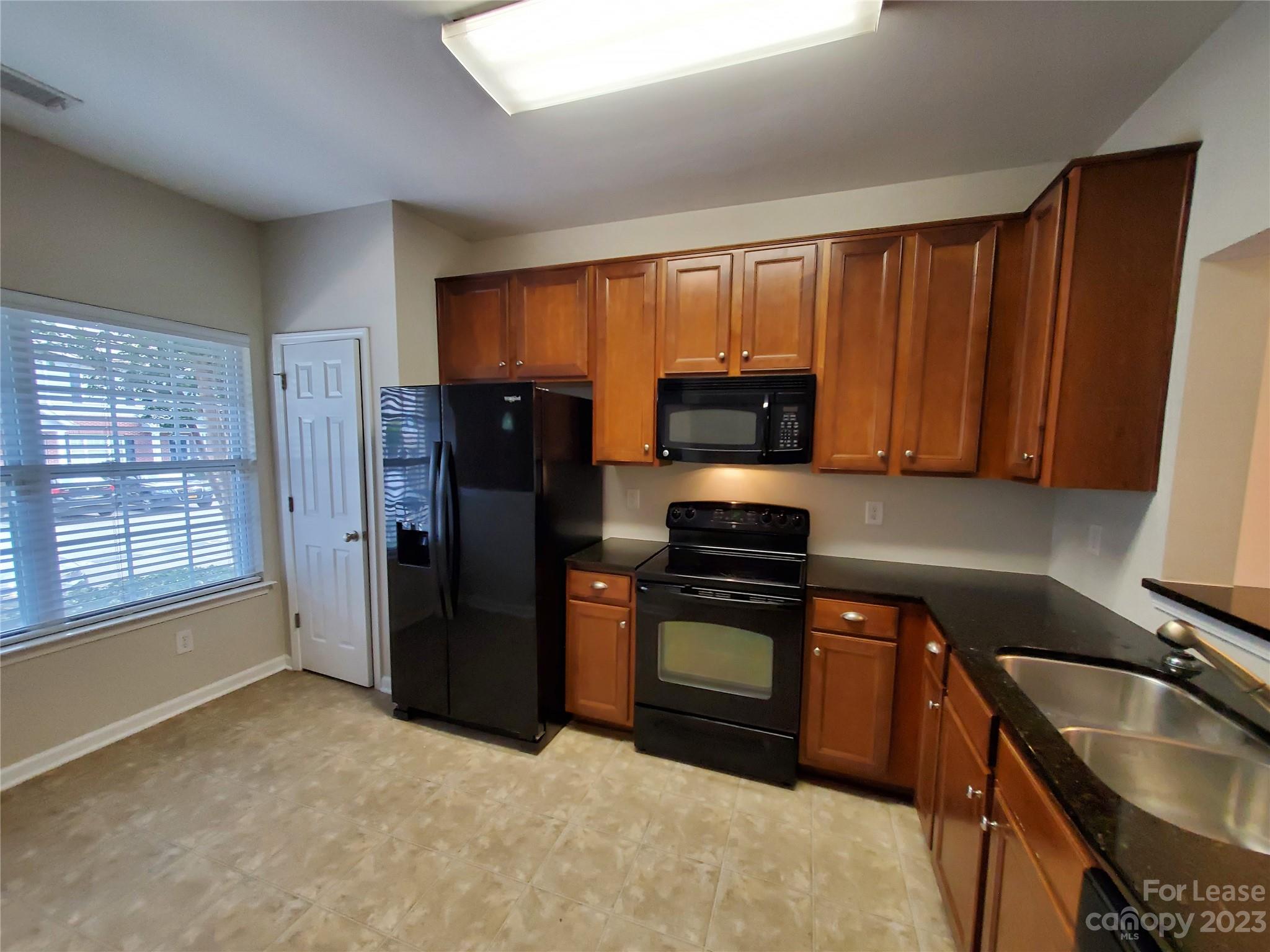 Carolina Crossing - Residential Lease