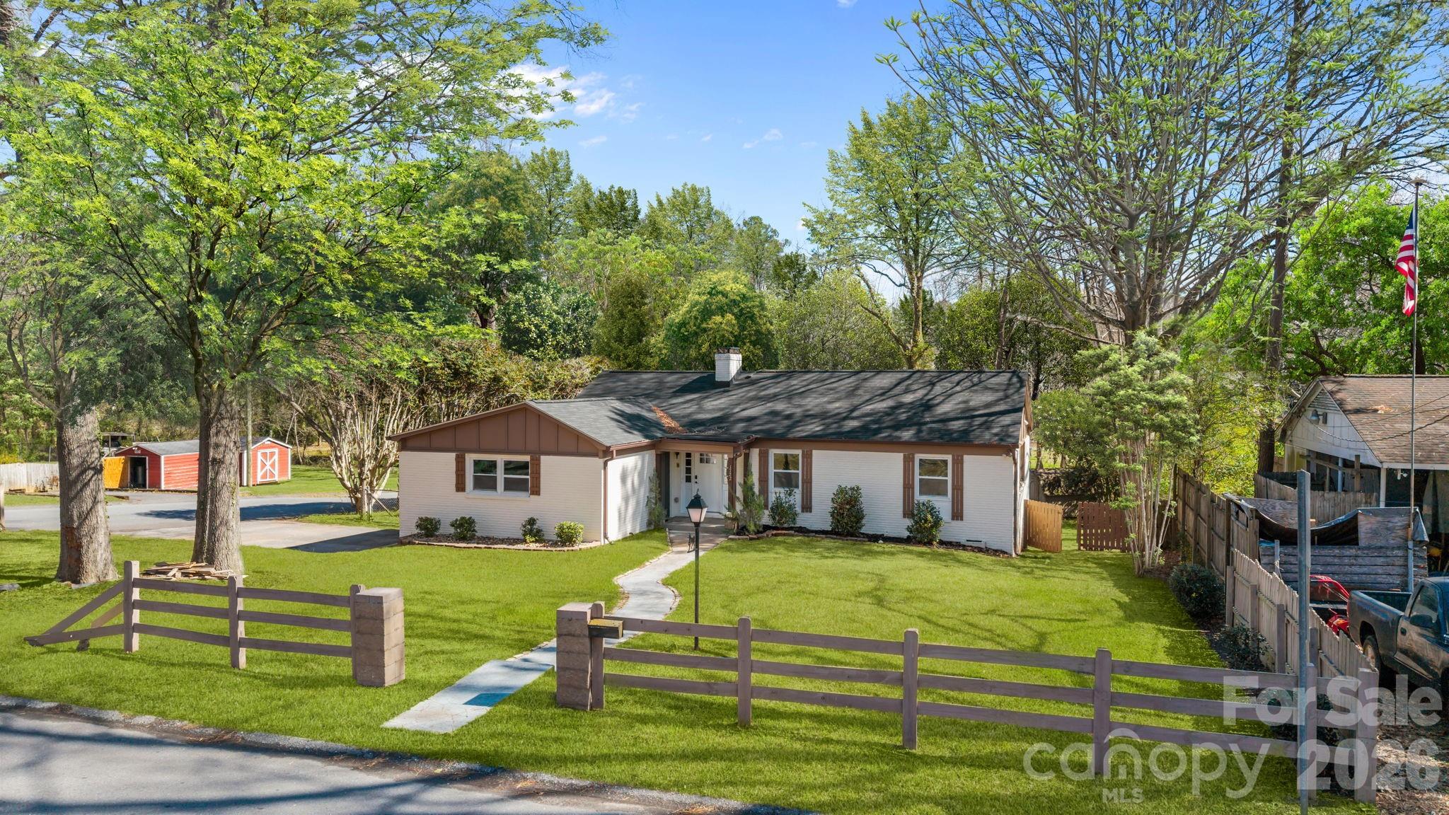 If you're looking for modern amenities in a move-in ready home in an established neighborhood, this is the one. Walk in and feel right at home with the open floor plan. Great yard with fresh landscaping. Conveniently located near shopping and dining but also great for commuters.