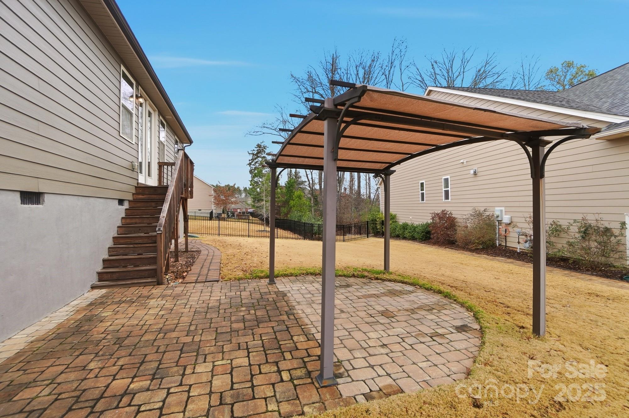 Lake Crest - Residential