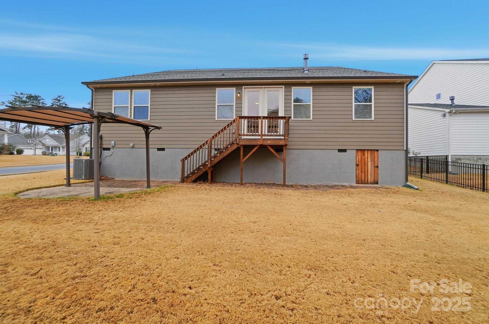 Lake Crest - Residential