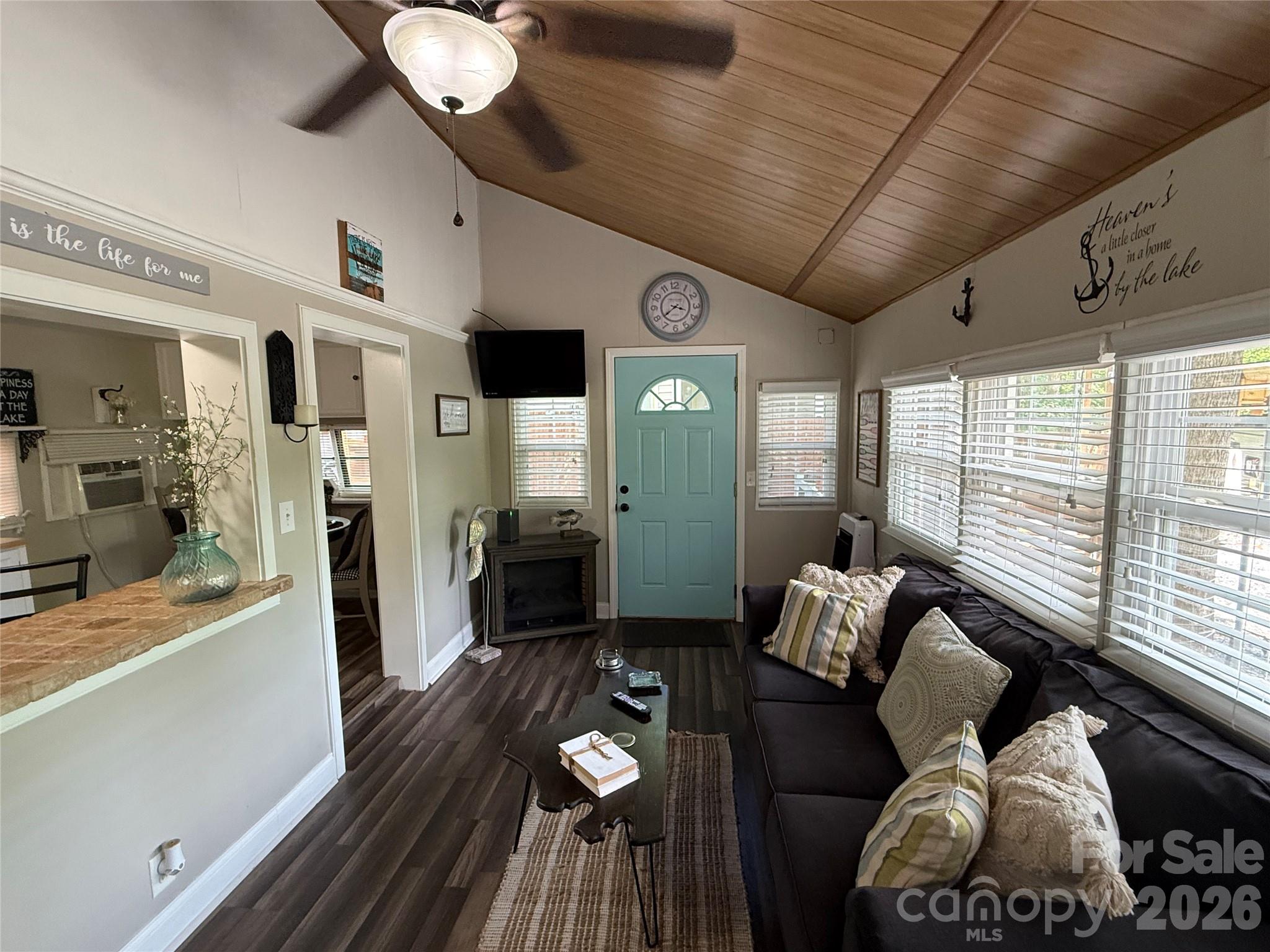 Twin Harbor - Residential