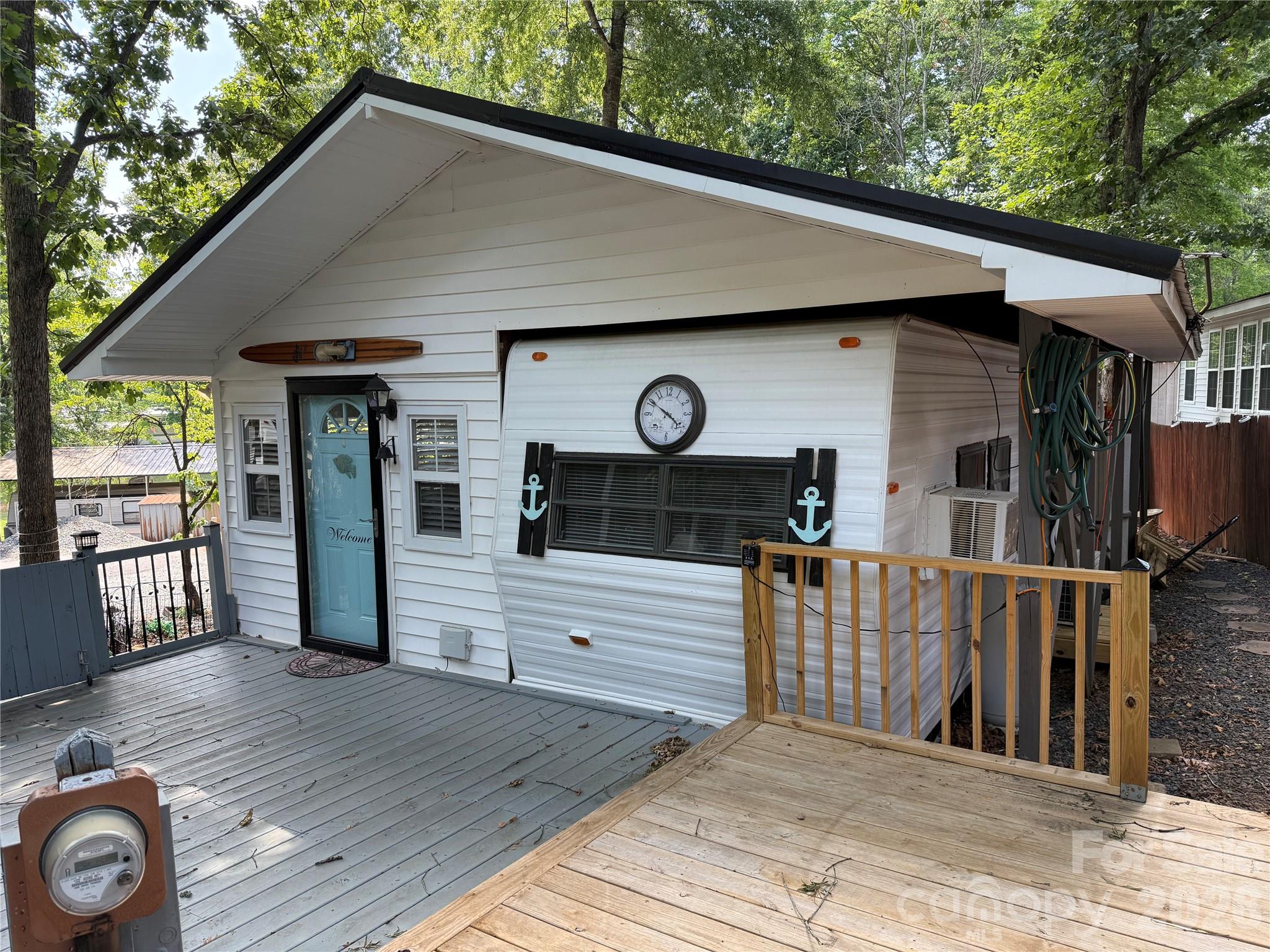 Twin Harbor - Residential