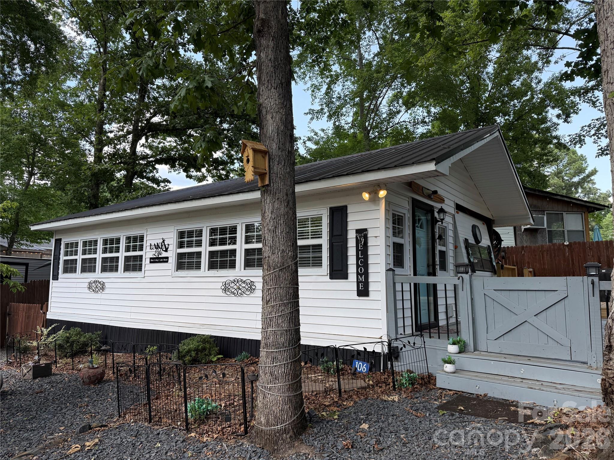Twin Harbor - Residential