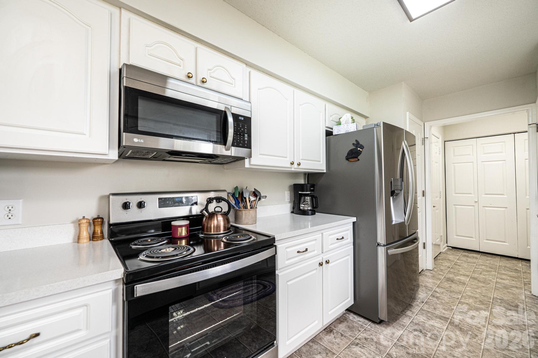 Meadowridge Place - Residential