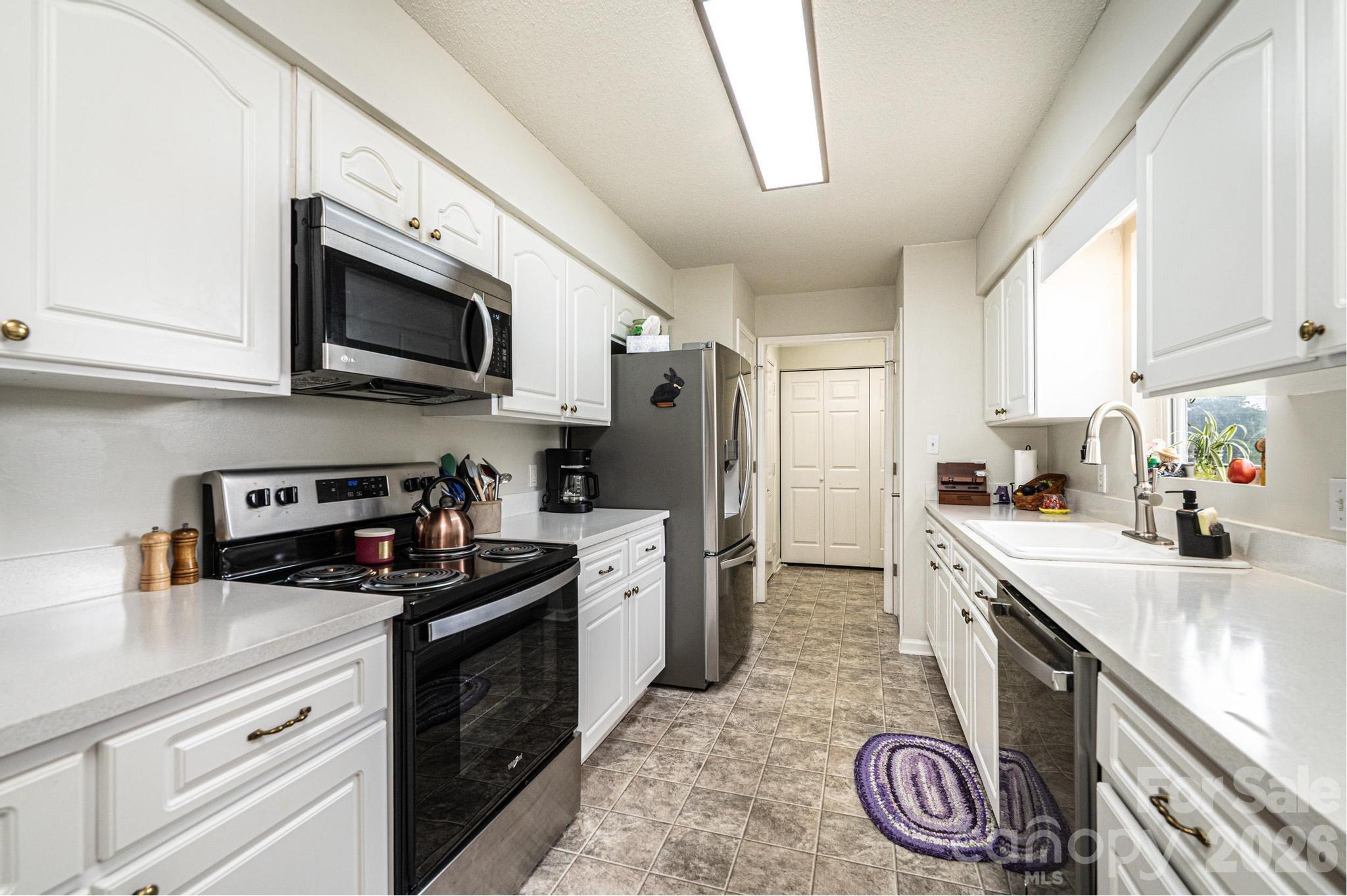 Meadowridge Place - Residential