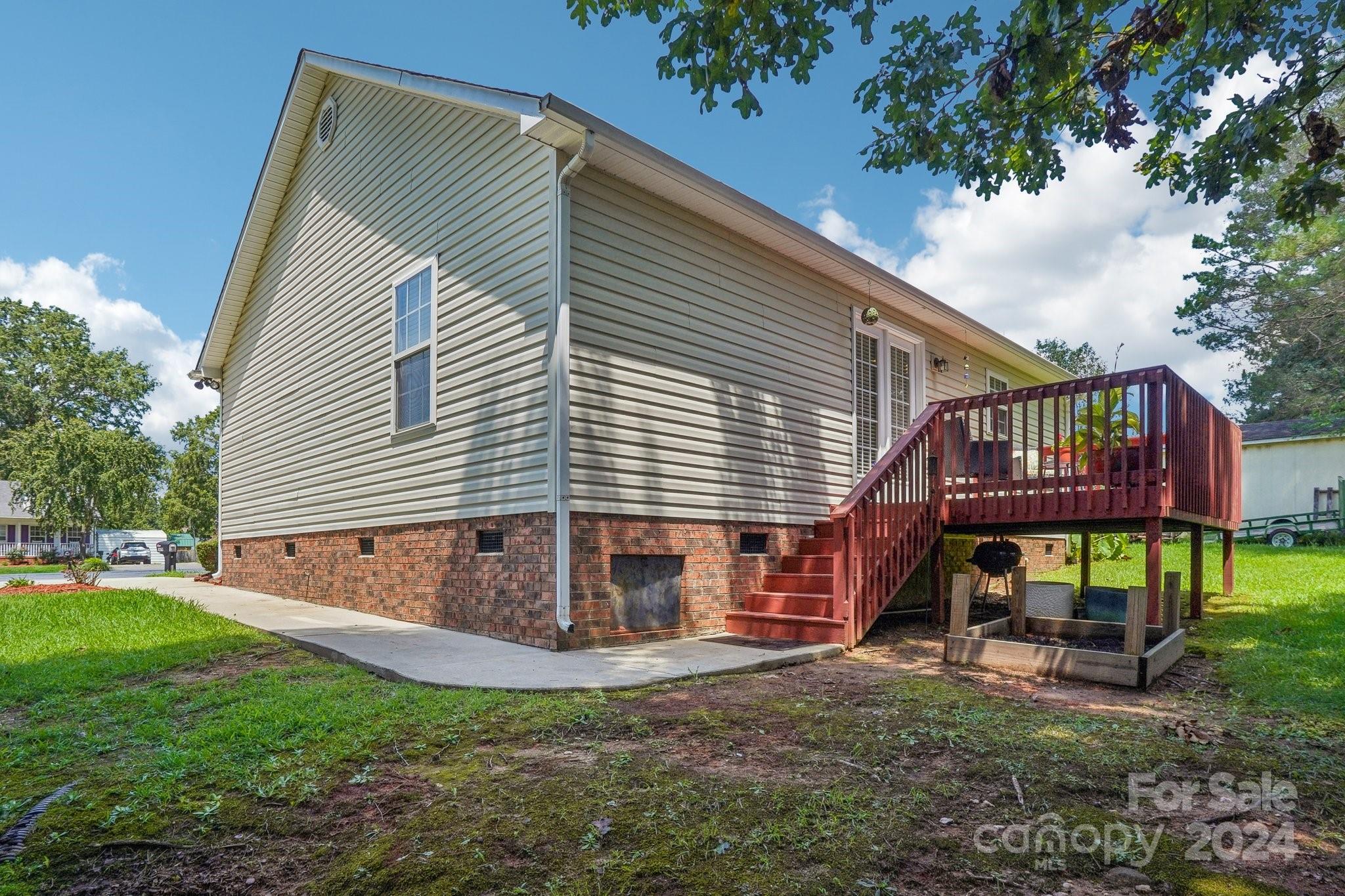 TAYLOR OAKS - Residential
