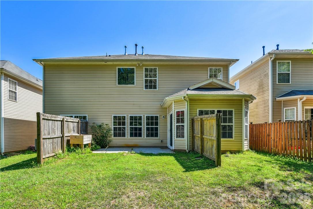 Hamilton Lakes - Residential