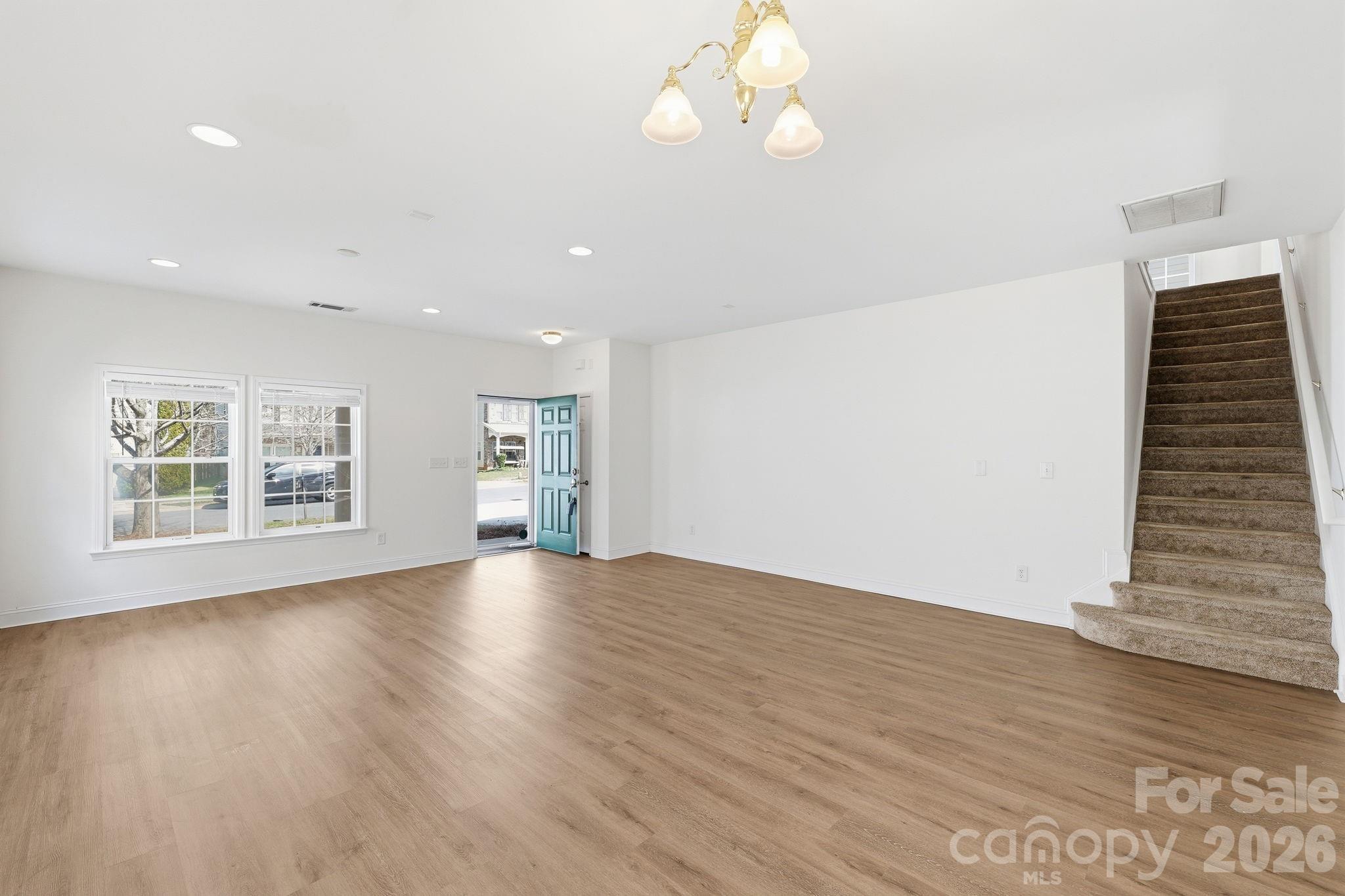 Hamilton Lakes - Residential