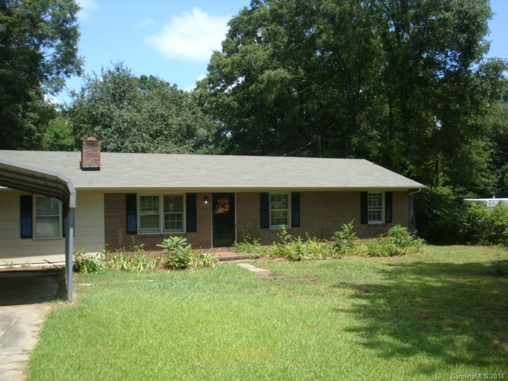 Great 3 bedroom ranch home located in county, large lot. age of home is unknown,only an estimate,floor covering is needed in den area, home sold as is