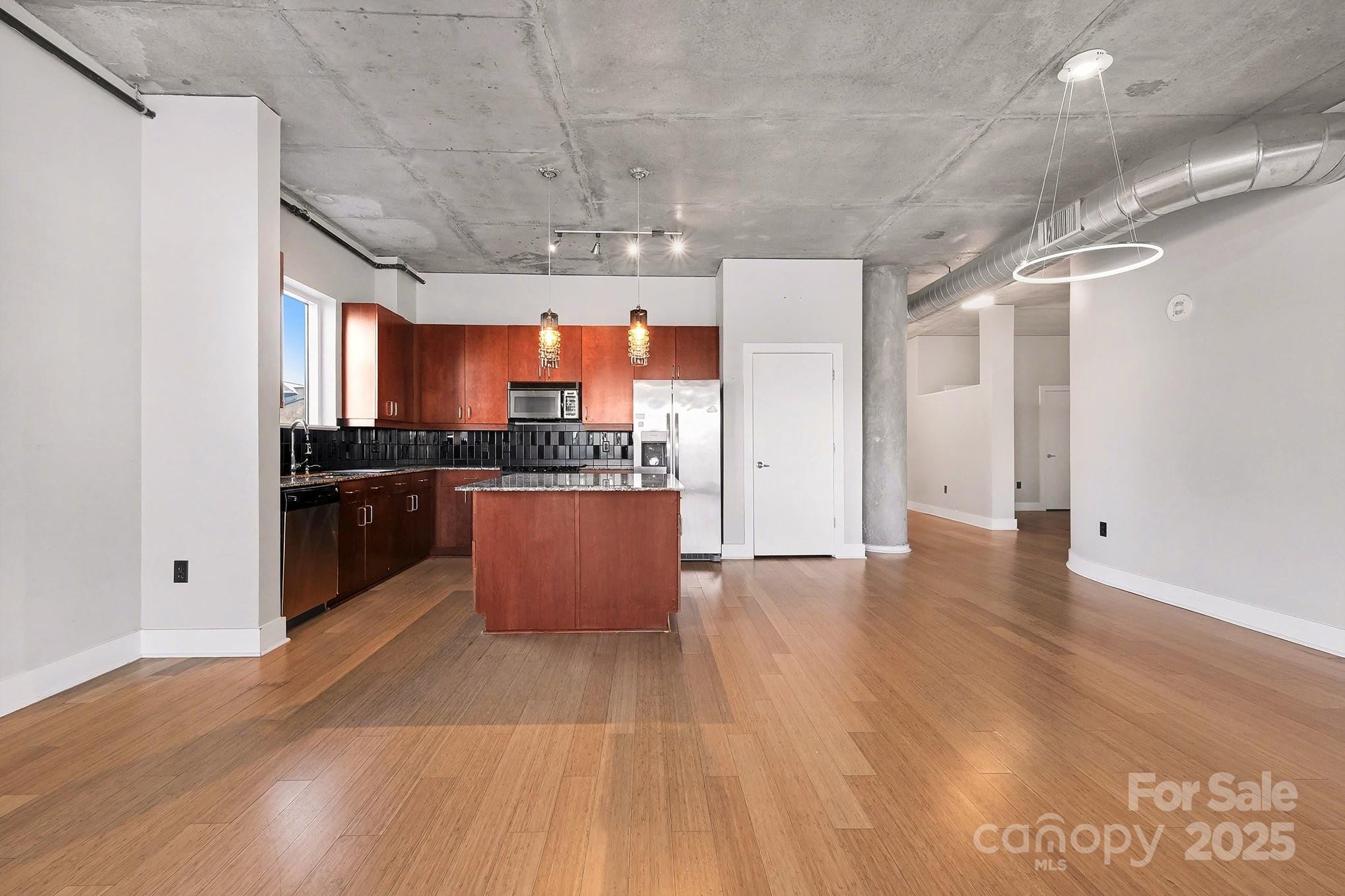 Courtside - Residential