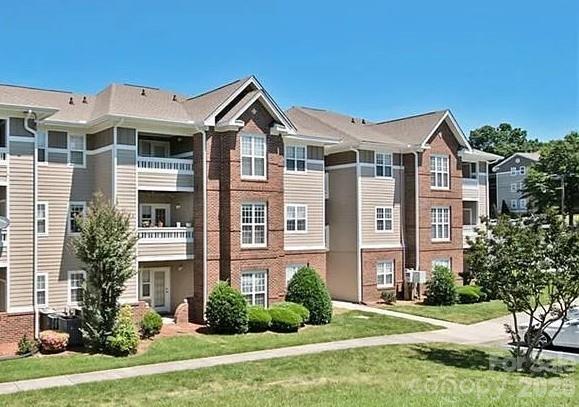 Campus Walk - Residential
