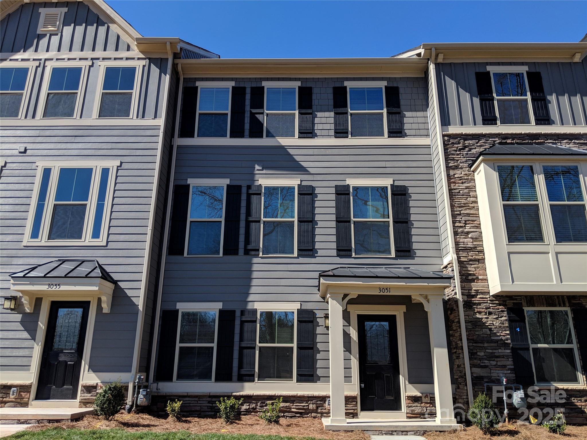 Beautiful 3 bedroom, 2.5 bath 3 story Townhome in Oakhurst. This townhome features a large island, stainless steel appliances, quartz countertops, hardwood flooring in the main living space, an open floor plan, neutral colors throughout, a walk-in closet, a walk-in shower, dual vanities, and ceramic flooring. The property has been freshly painted and new carpets have been installed. Quick drive to Uptown and so much more! A washer and dryer will be included in the upper-level laundry area with the Townhome.