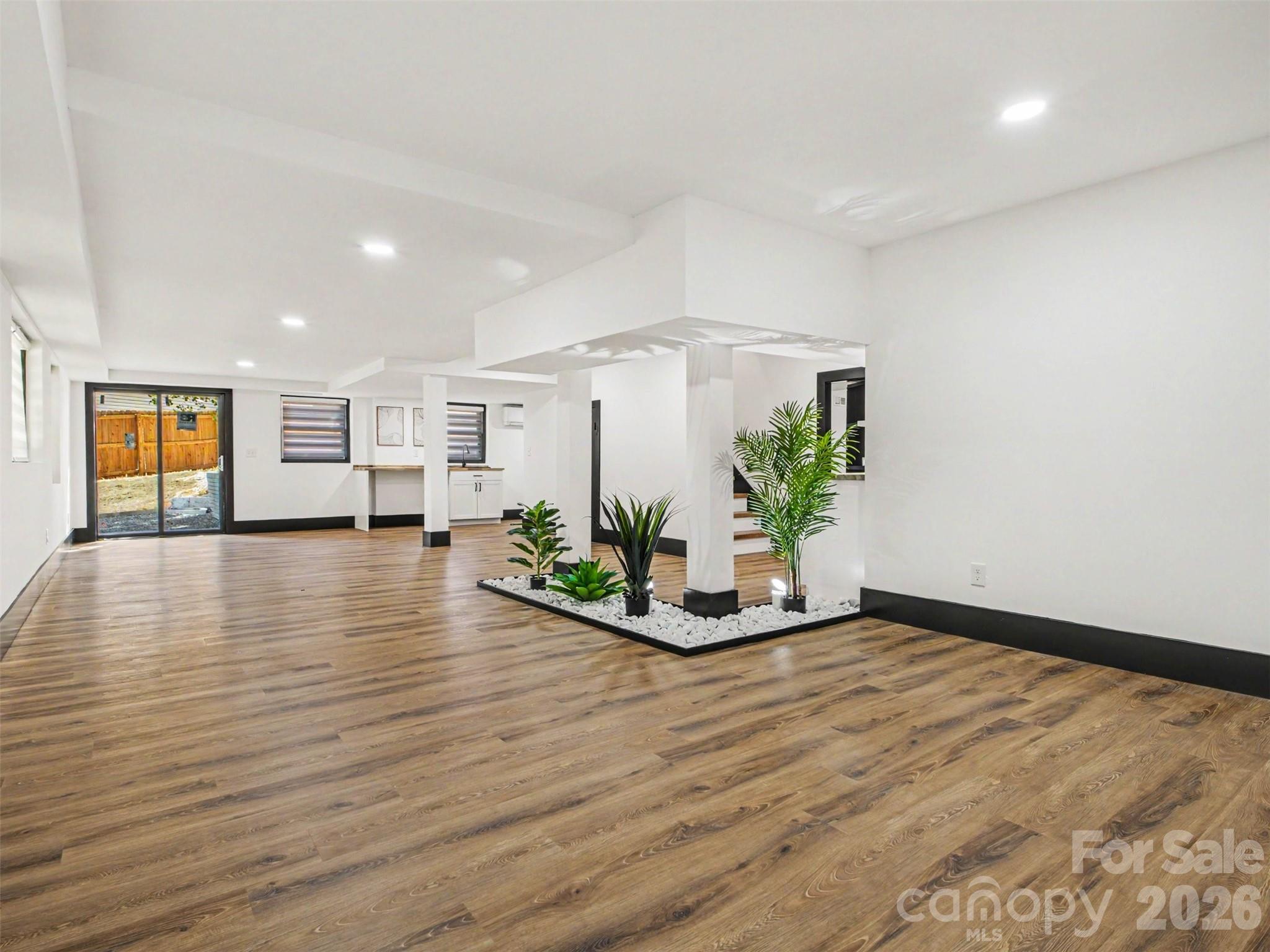 Elizabeth Oaks - Residential