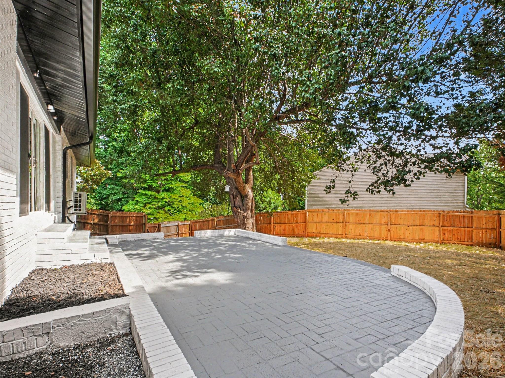 Elizabeth Oaks - Residential