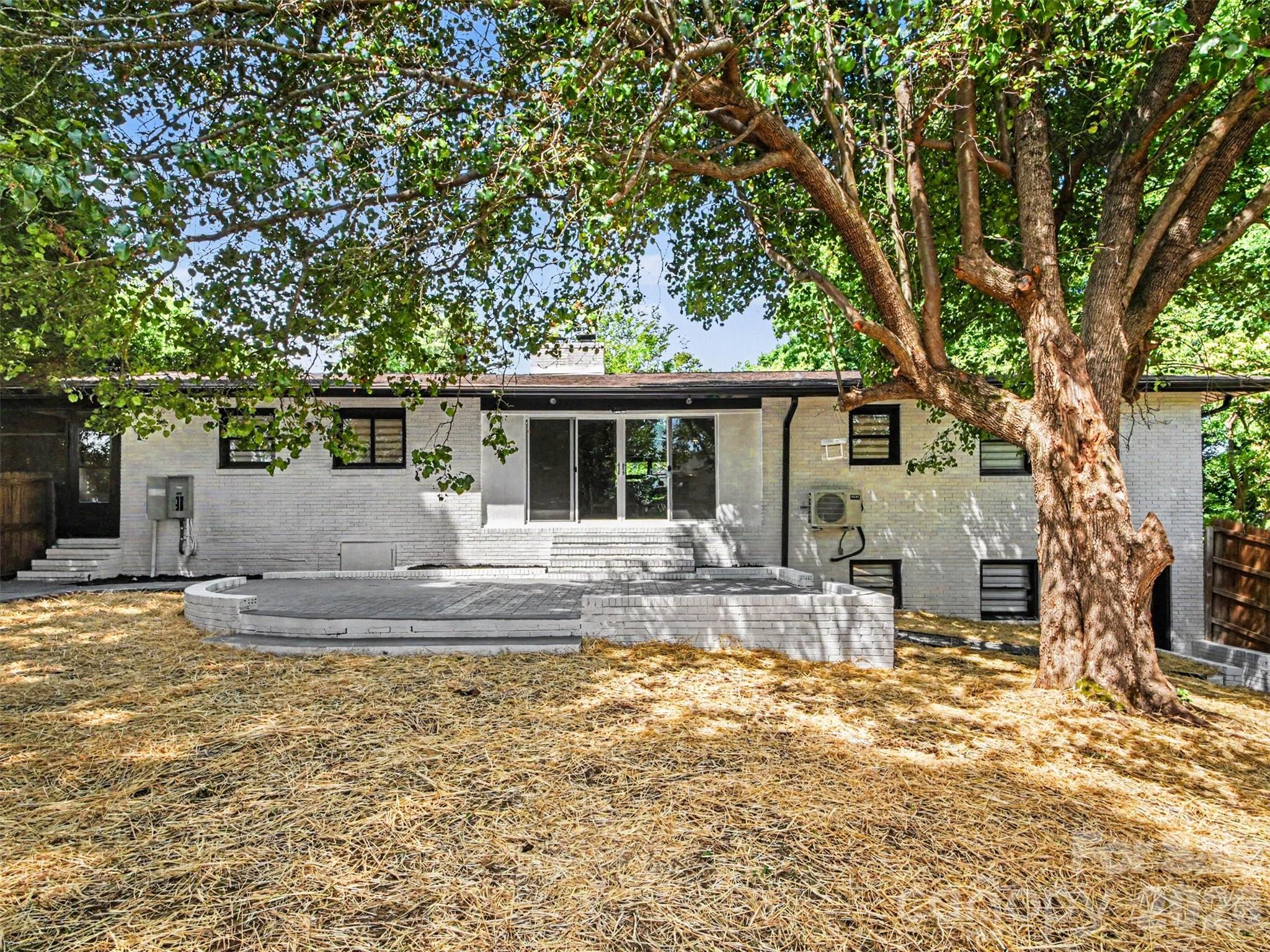Elizabeth Oaks - Residential