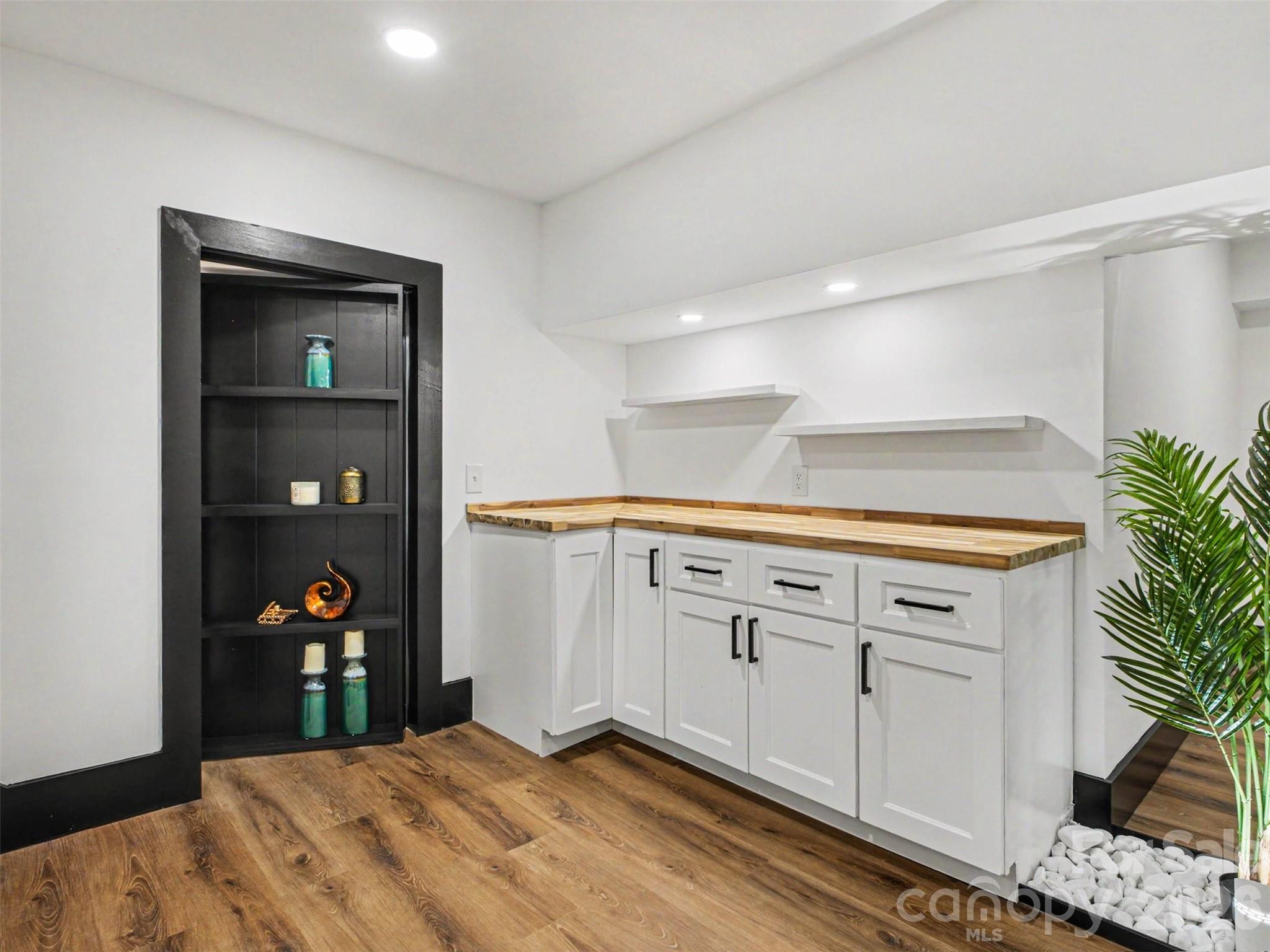 Elizabeth Oaks - Residential