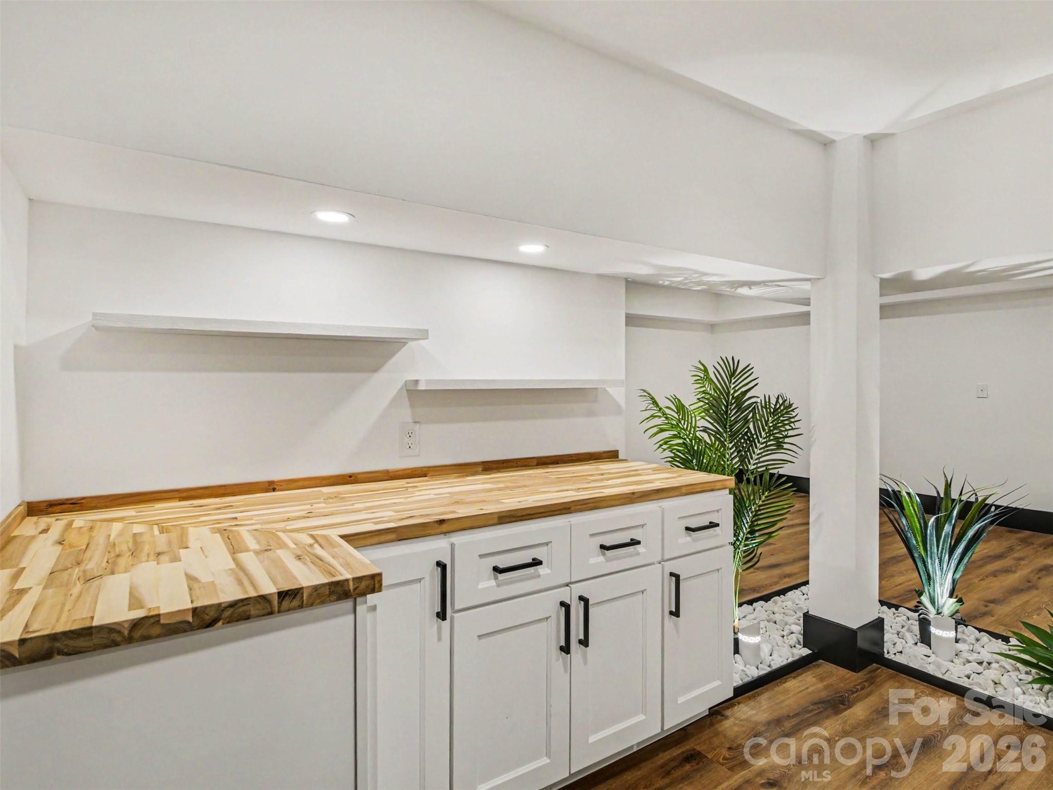 Elizabeth Oaks - Residential