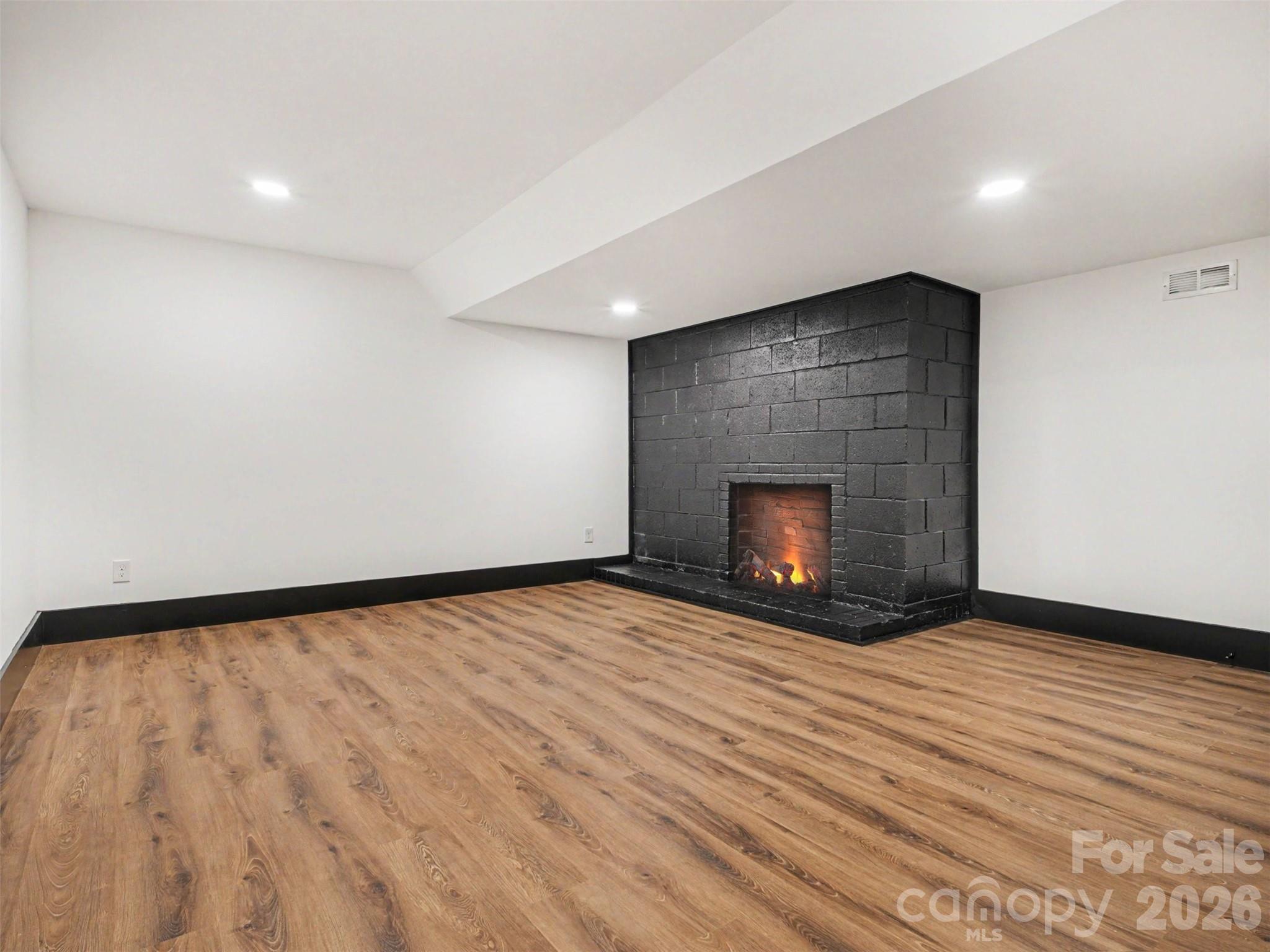 Elizabeth Oaks - Residential