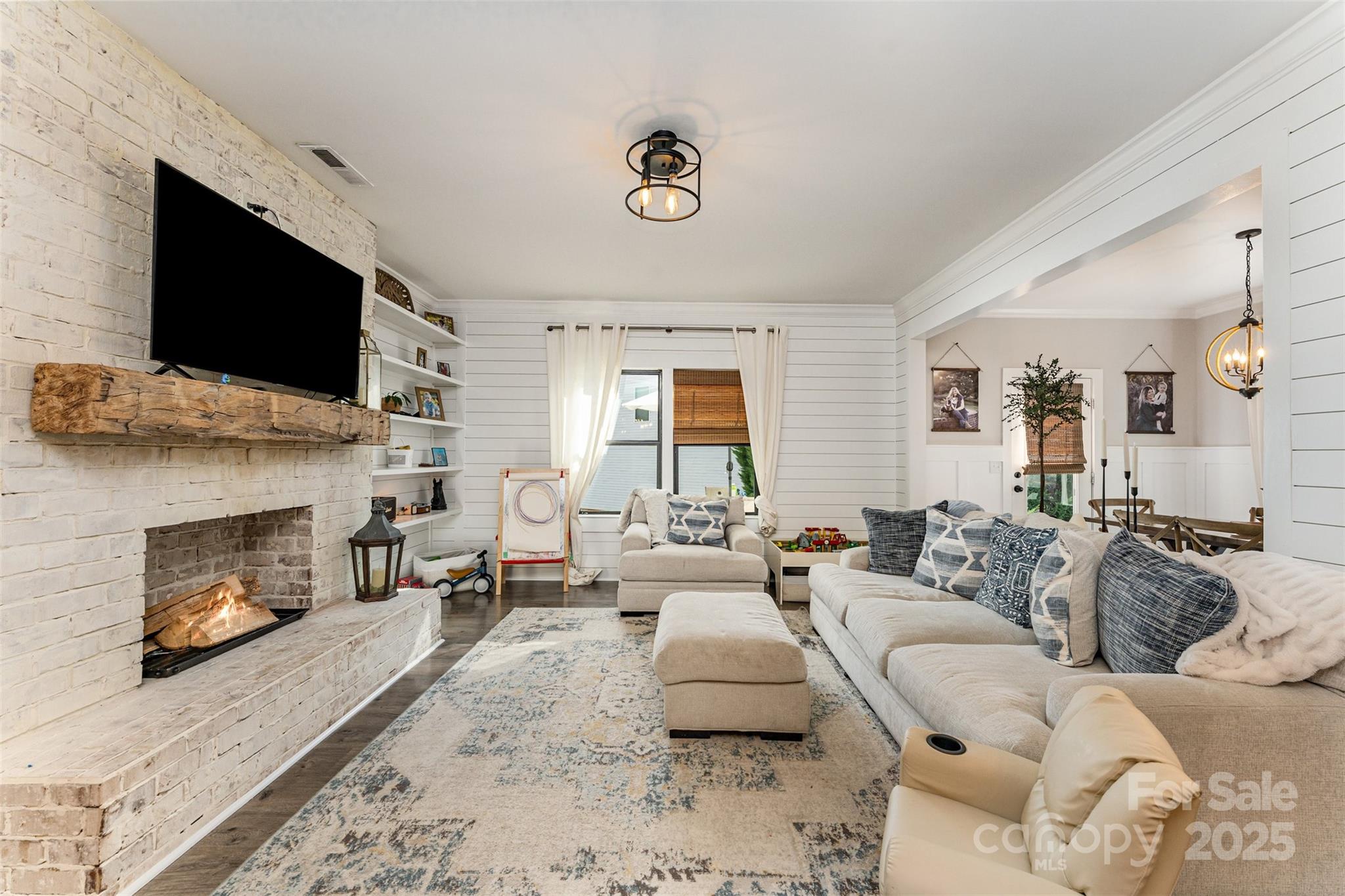 Pikeview Place - Residential