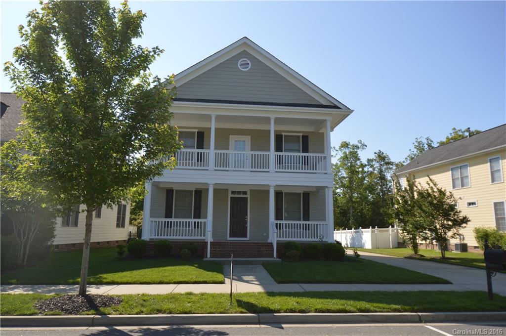 Beautiful Baxter home!!! Nice, 2-story front porch welcomes you in the open floorplan. This 3 bedroom, 2.5 bath has a formal dining room, breakfast room, large great room, open kitchen with island.  Neighborhood has pools, playgrounds, walking trails, and tennis courts!