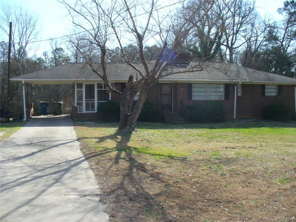 Ranch /basement on large lot with screened porch and carport. Application fee $50.00 per adult over 18.