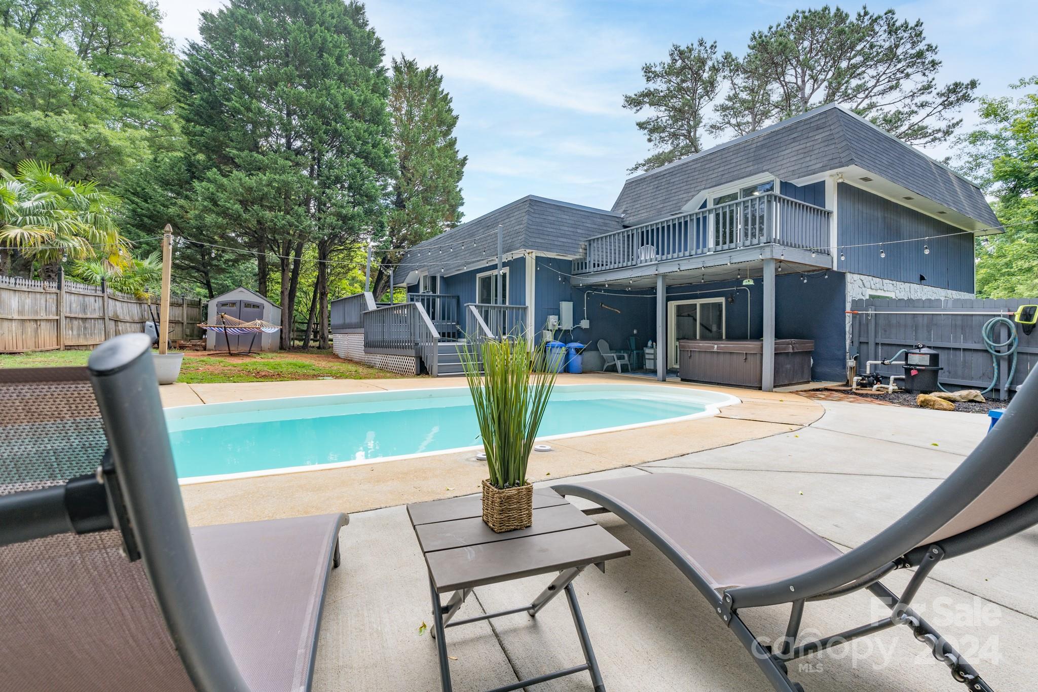 Tega Cay - Residential