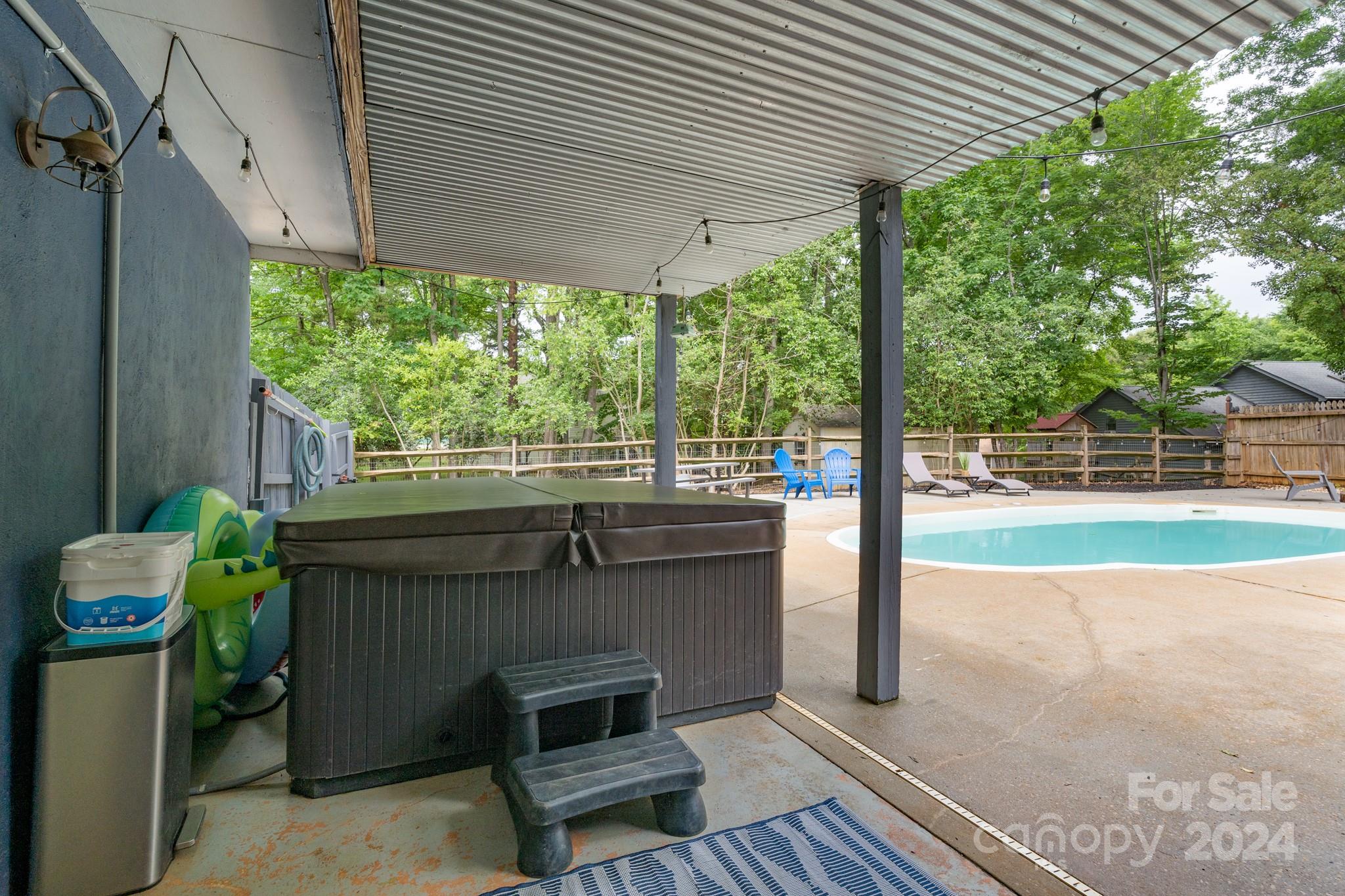 Tega Cay - Residential