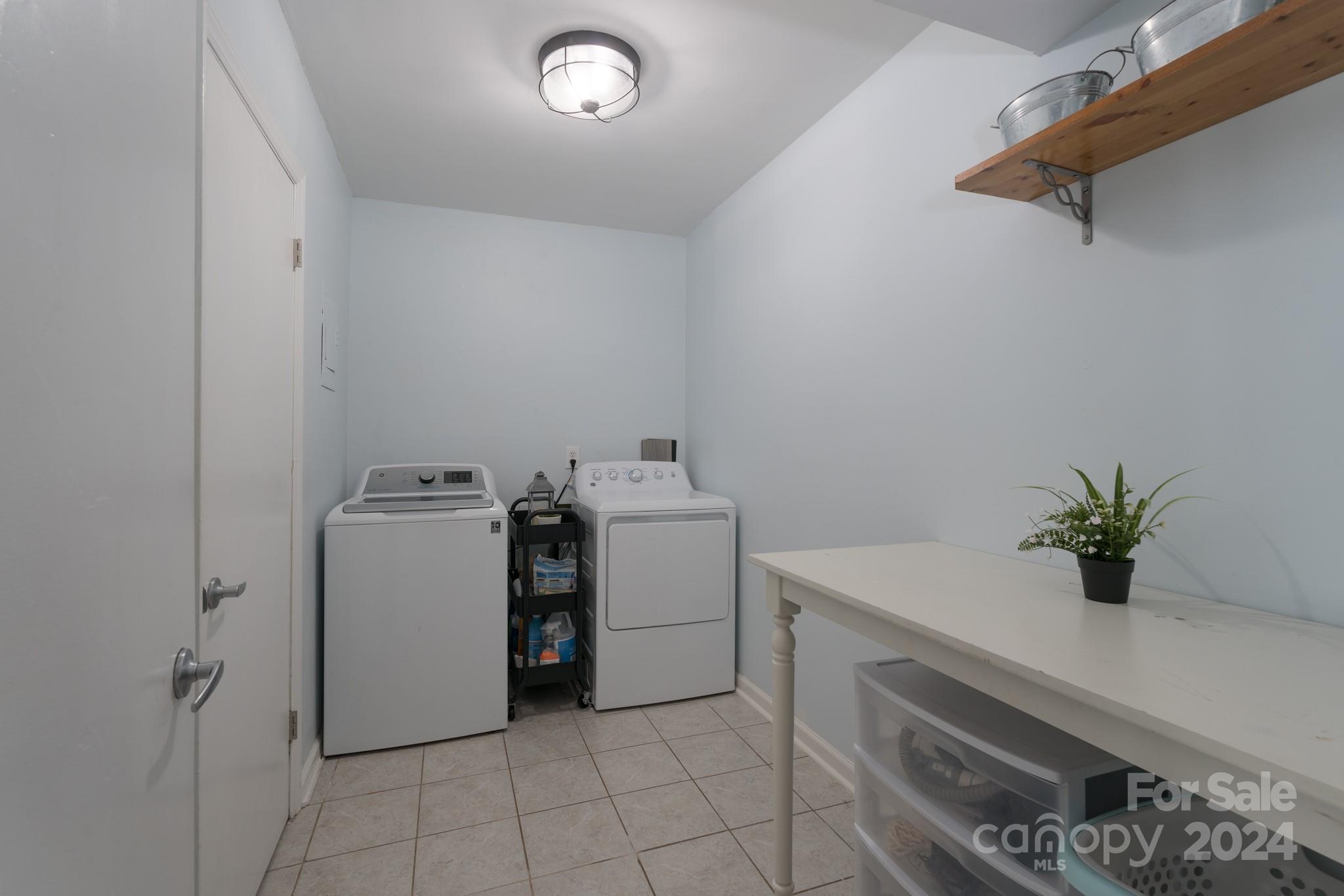 Tega Cay - Residential