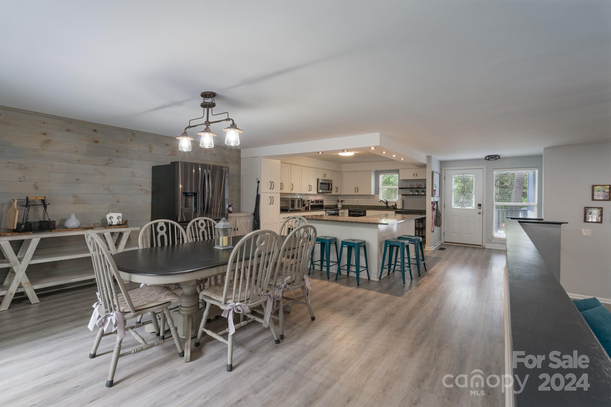 Tega Cay - Residential