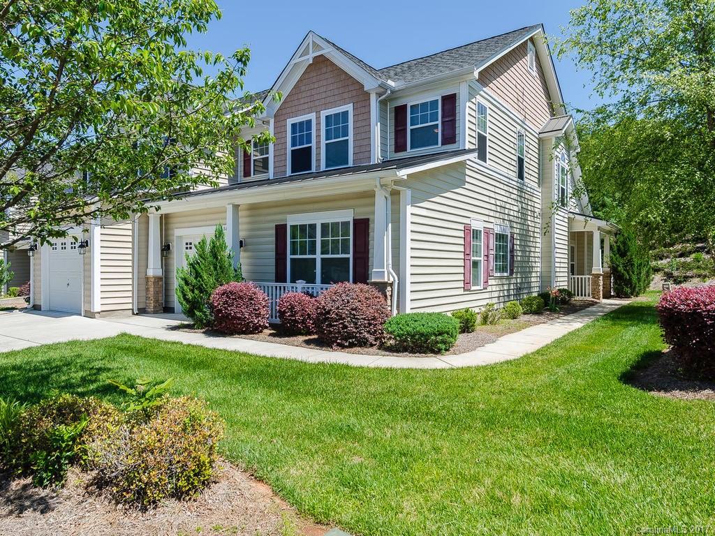 Beautiful End Unit in highly desireable Millwood Plantation.  Bright and airy.  Sunshine flows into this stunning townhome with its open floor-plan.  Home is perfect for casual, smart living.  Move-in ready.  New hardwood floors, freshly painted and new gas fireplace. Spacious master on main.  Huge laundry room.  Extra-large secondary bedrooms with walk-in closets. 2 zone HVAC. Plenty of storage. Great location, walking distance to shopping and dining. Low SC taxes.