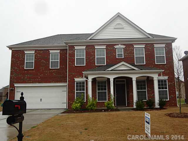 5 Bedroom/3 Bath, full brick home. Open Floor Plan, 9' ceilings main level, Office/Library, Formal Dining, Crown Molding, guest bedroom on 1st level w/full bath, FP w/gas logs, 42" kitchen cabinets, gas range, tons of granite counter space, tile backsplash, recessed lights, Master with tray ceiling, walk-in closet, dbl vanities in MB w/granite counter top, Sep garden tub/shower,