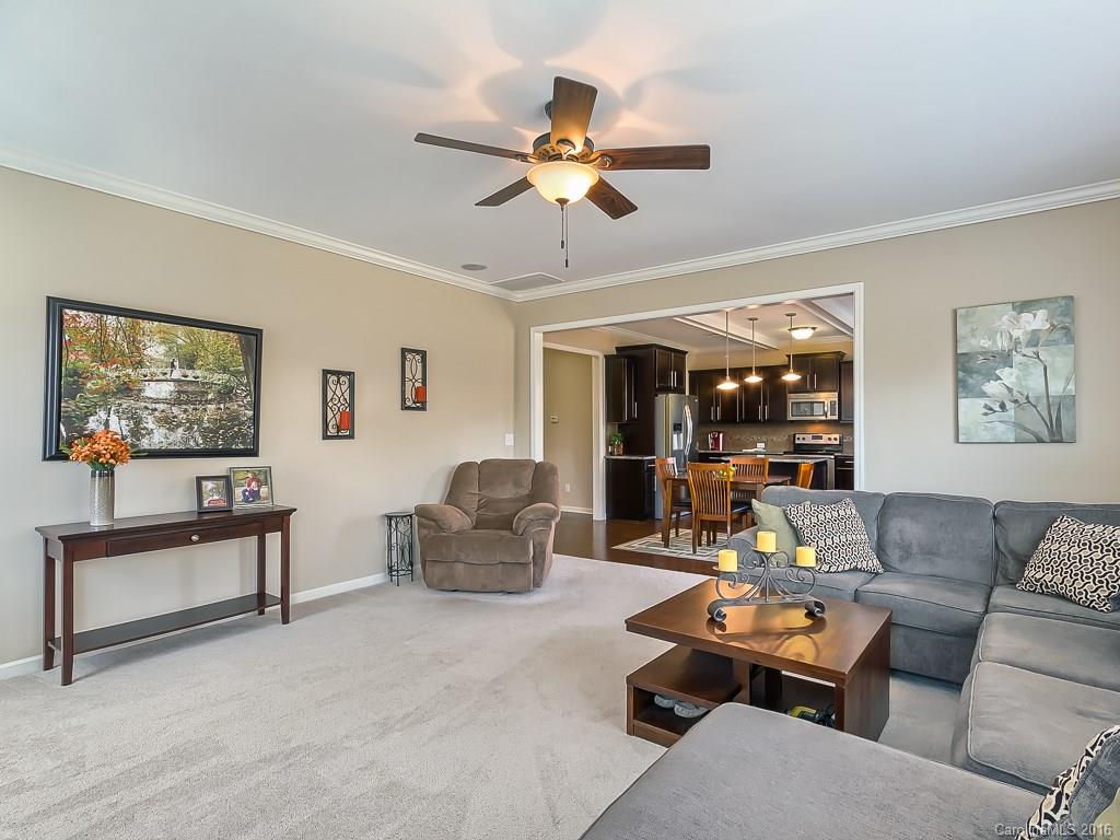 Ellis Pond - Residential