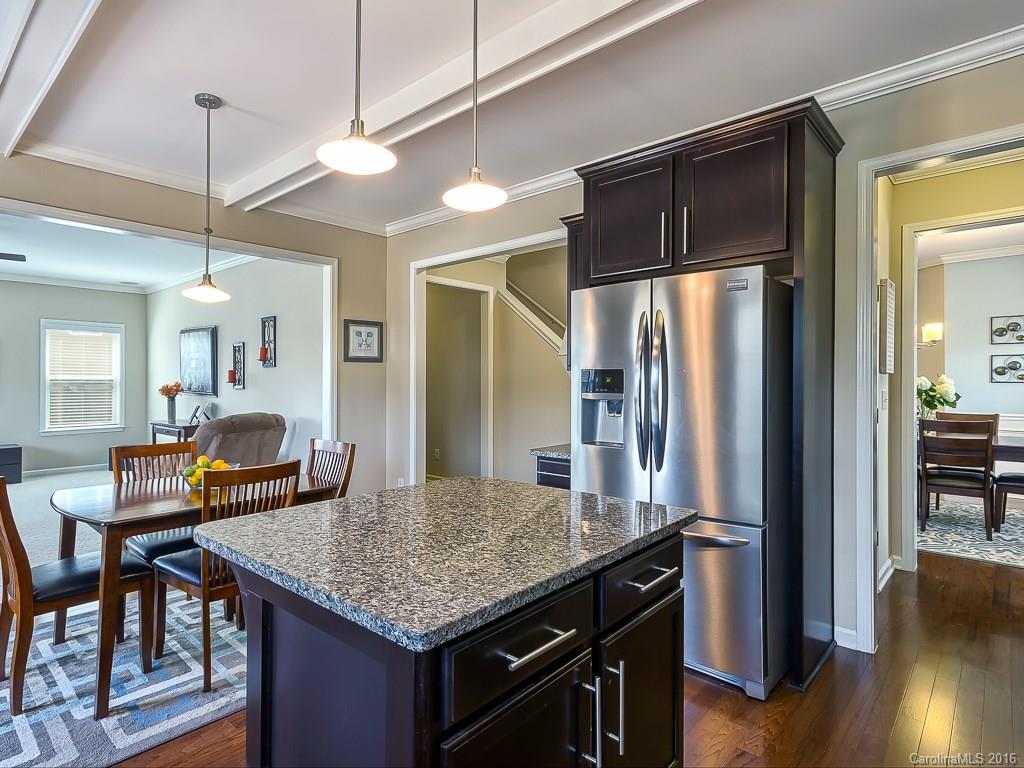 Ellis Pond - Residential