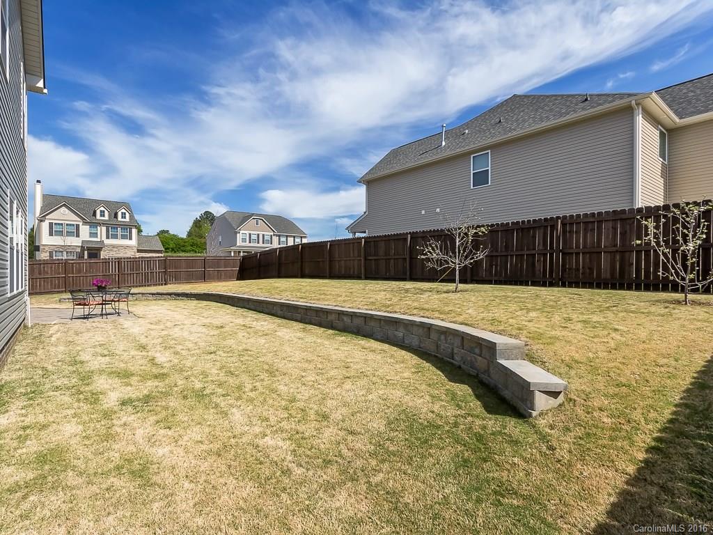 Ellis Pond - Residential