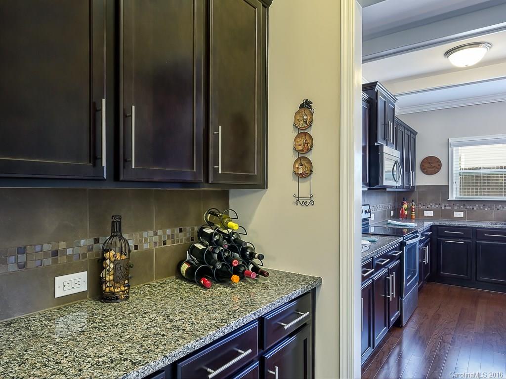 Ellis Pond - Residential