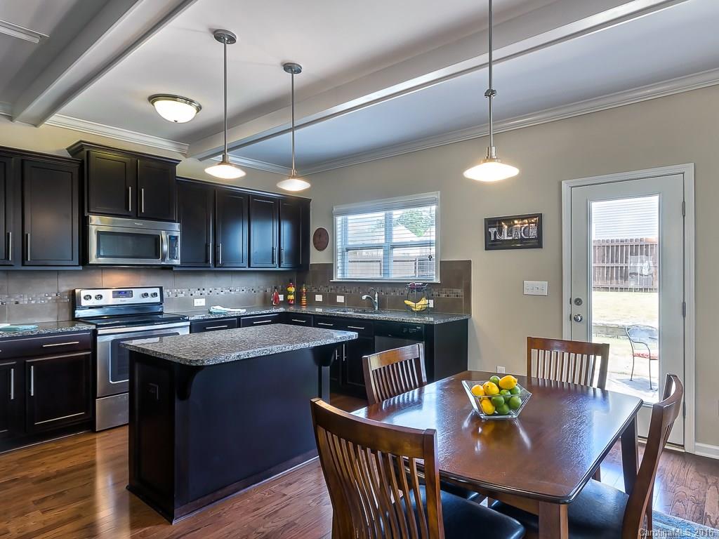 Ellis Pond - Residential